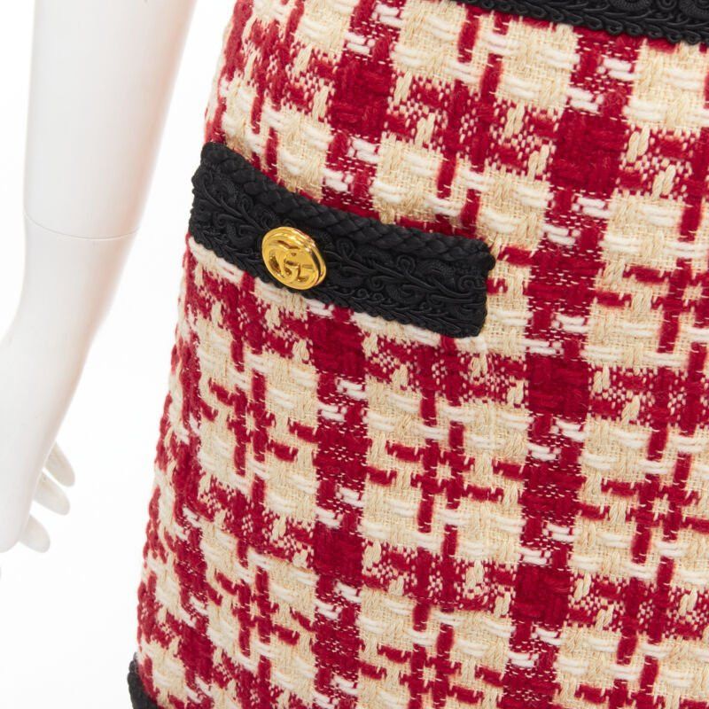 Gucci GUCCI red beige checkered tweed gold tone GG button mini skirt IT36 XXS Size 25" / US 0 / IT 36 - 2 Thumbnail