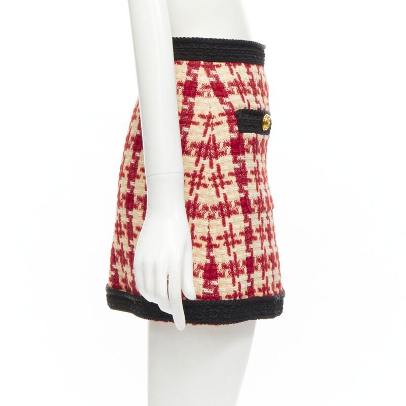 Gucci GUCCI red beige checkered tweed gold tone GG button mini skirt IT36 XXS Size 25" / US 0 / IT 36 - 4 Thumbnail