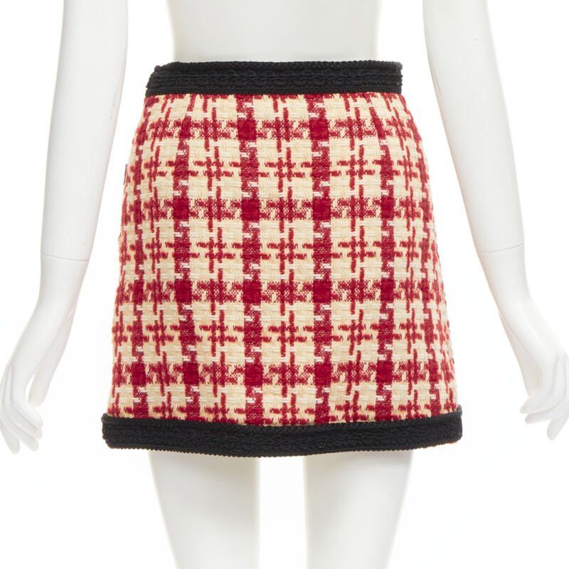 Gucci GUCCI red beige checkered tweed gold tone GG button mini skirt IT36 XXS Size 25" / US 0 / IT 36 - 5 Thumbnail