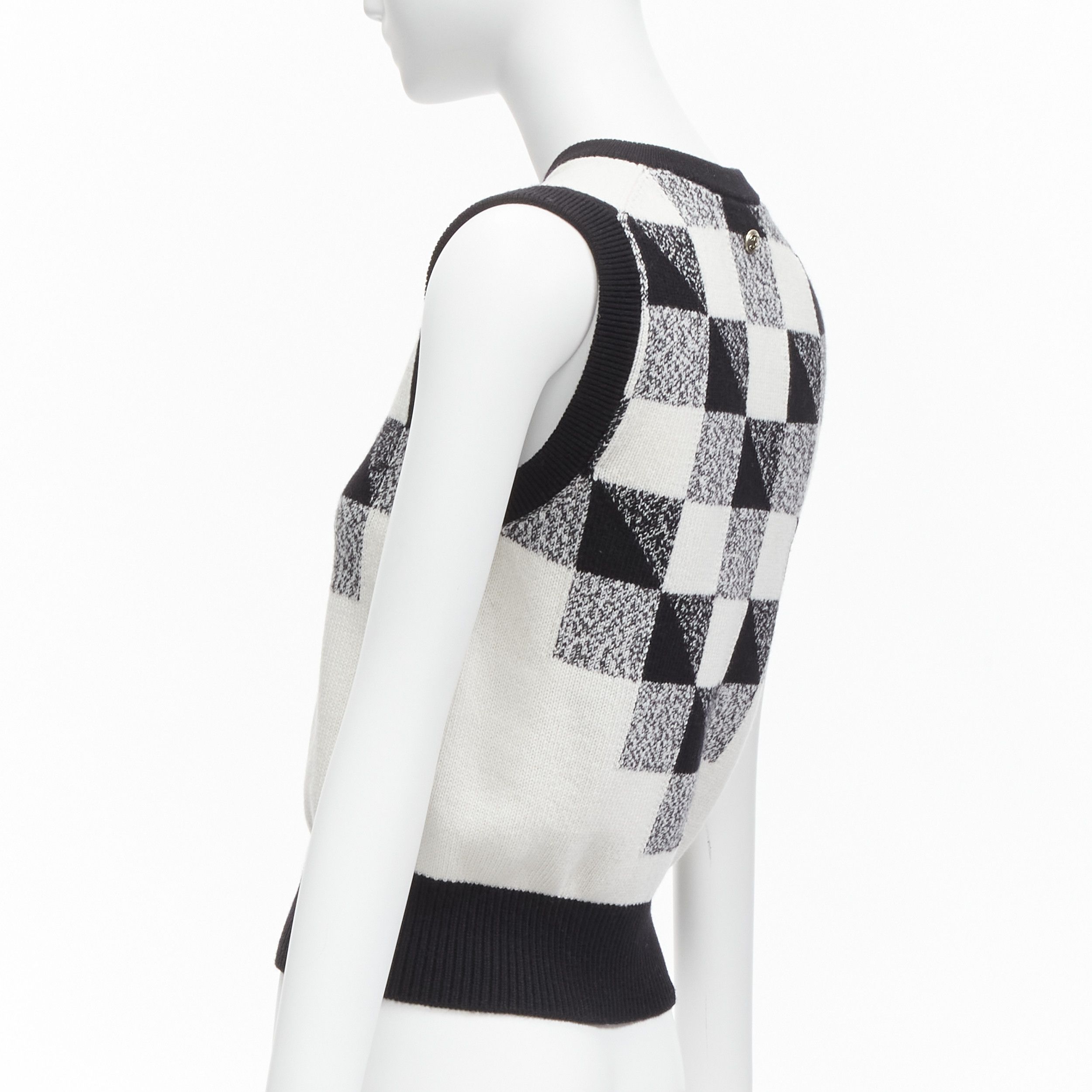 Chanel CHANEL 100% cashmere black white graphic check CC logo sweater vest FR36 S Size S / US 4 / IT 40 - 6 Thumbnail