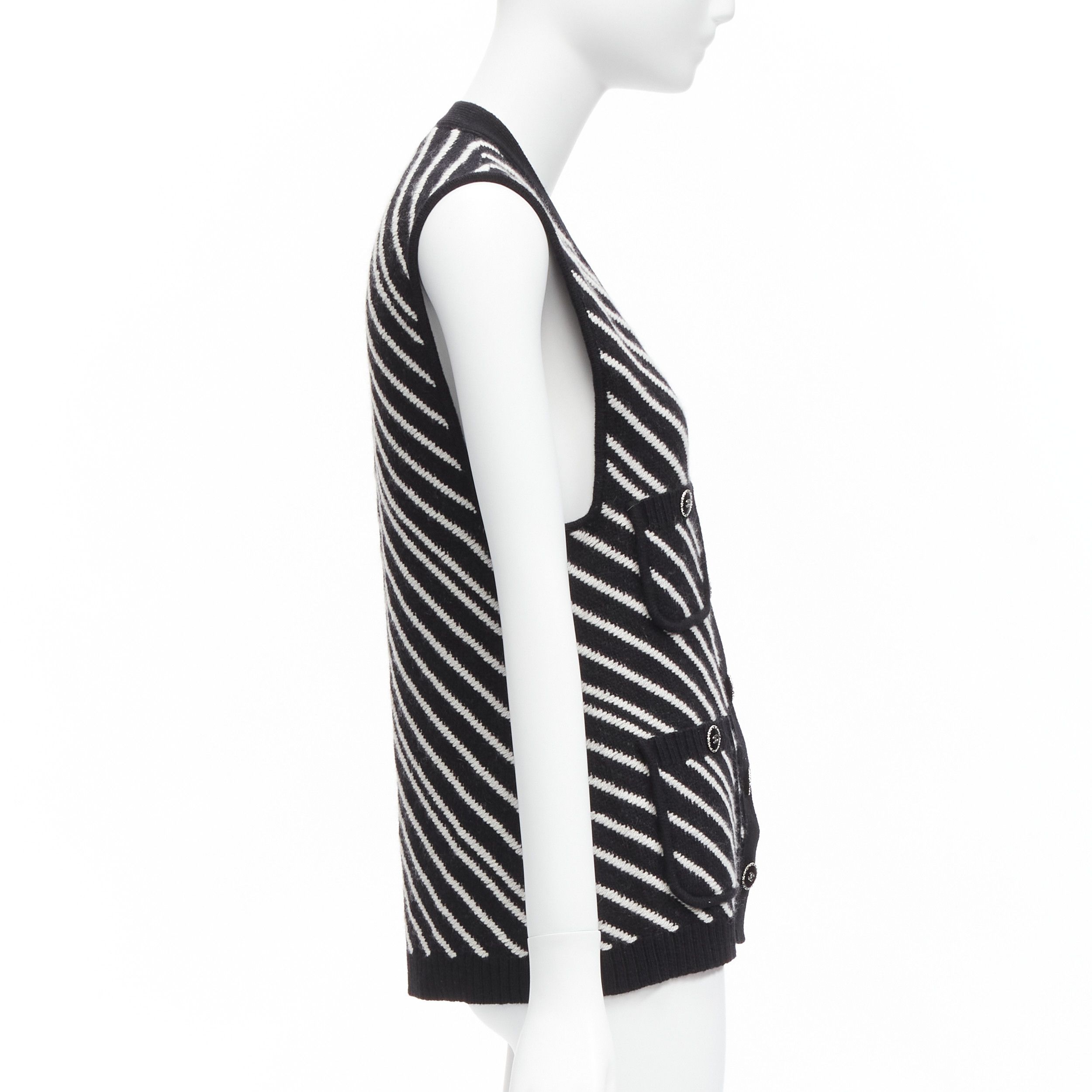 Chanel CHANEL 100% cashmere black white graphic stripes 4 pocket vest jacket FR34 XS Size XS / US 0-2 / IT 36-38 - 5 Thumbnail