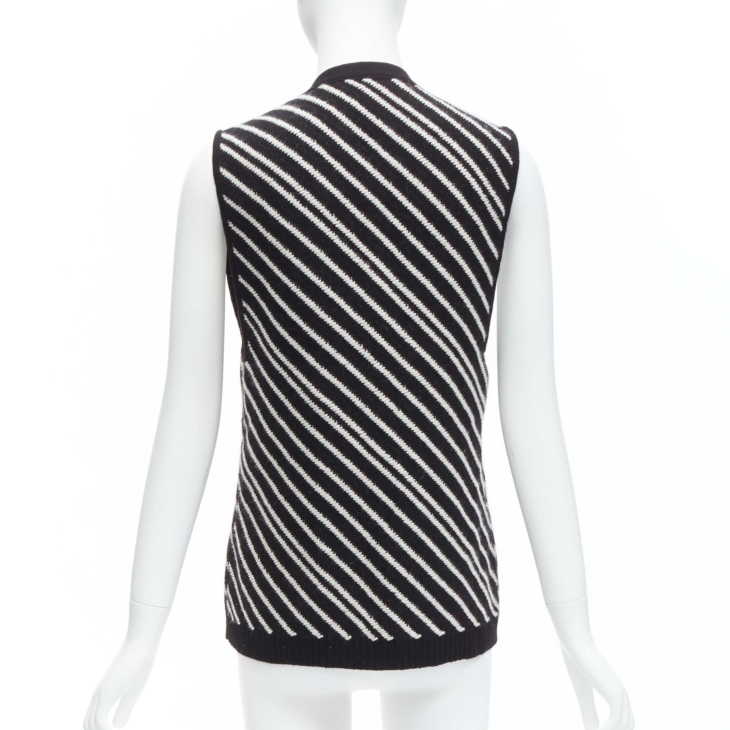 Chanel CHANEL 100% cashmere black white graphic stripes 4 pocket vest jacket FR34 XS Size XS / US 0-2 / IT 36-38 - 6 Thumbnail