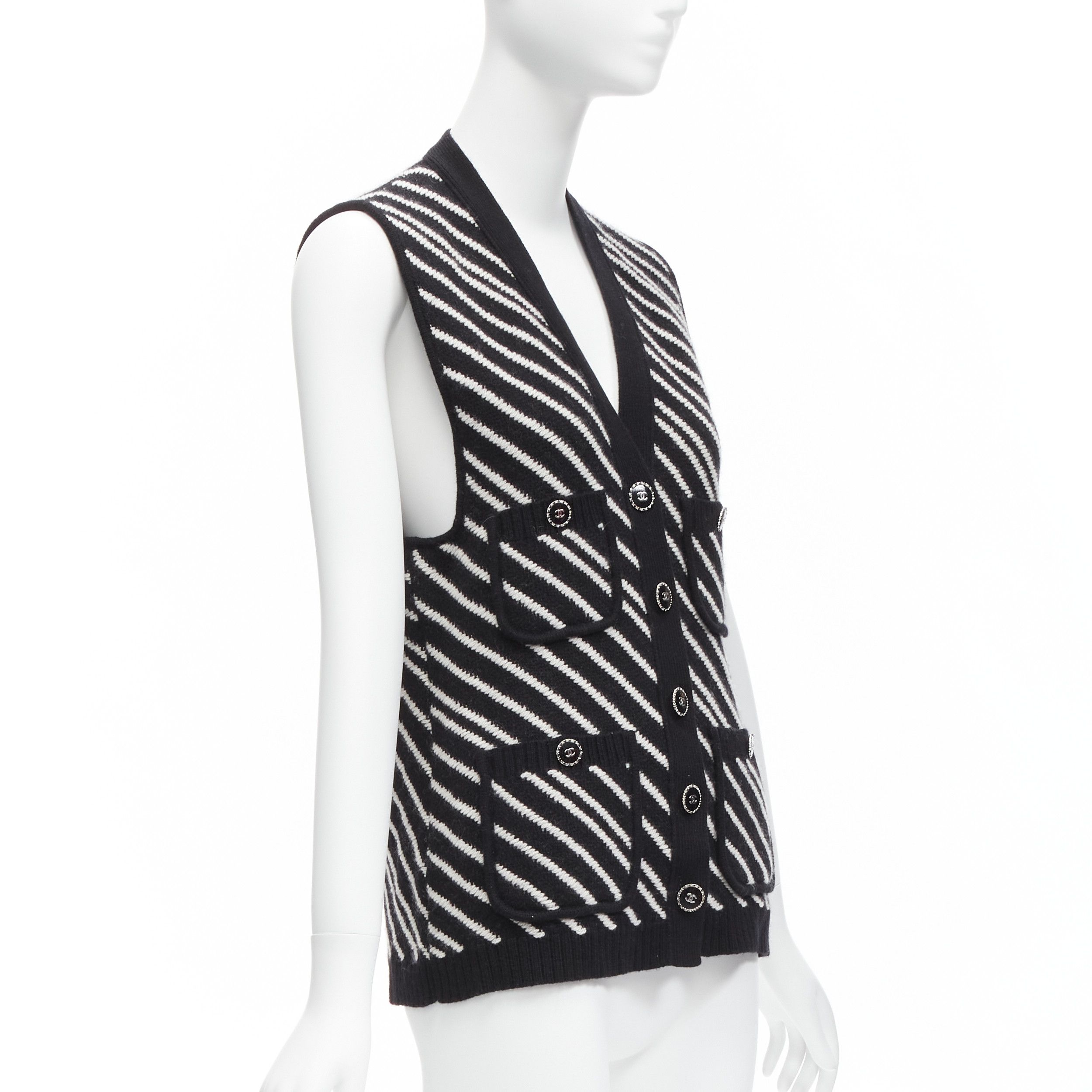 Chanel CHANEL 100% cashmere black white graphic stripes 4 pocket vest jacket FR34 XS Size XS / US 0-2 / IT 36-38 - 4 Thumbnail