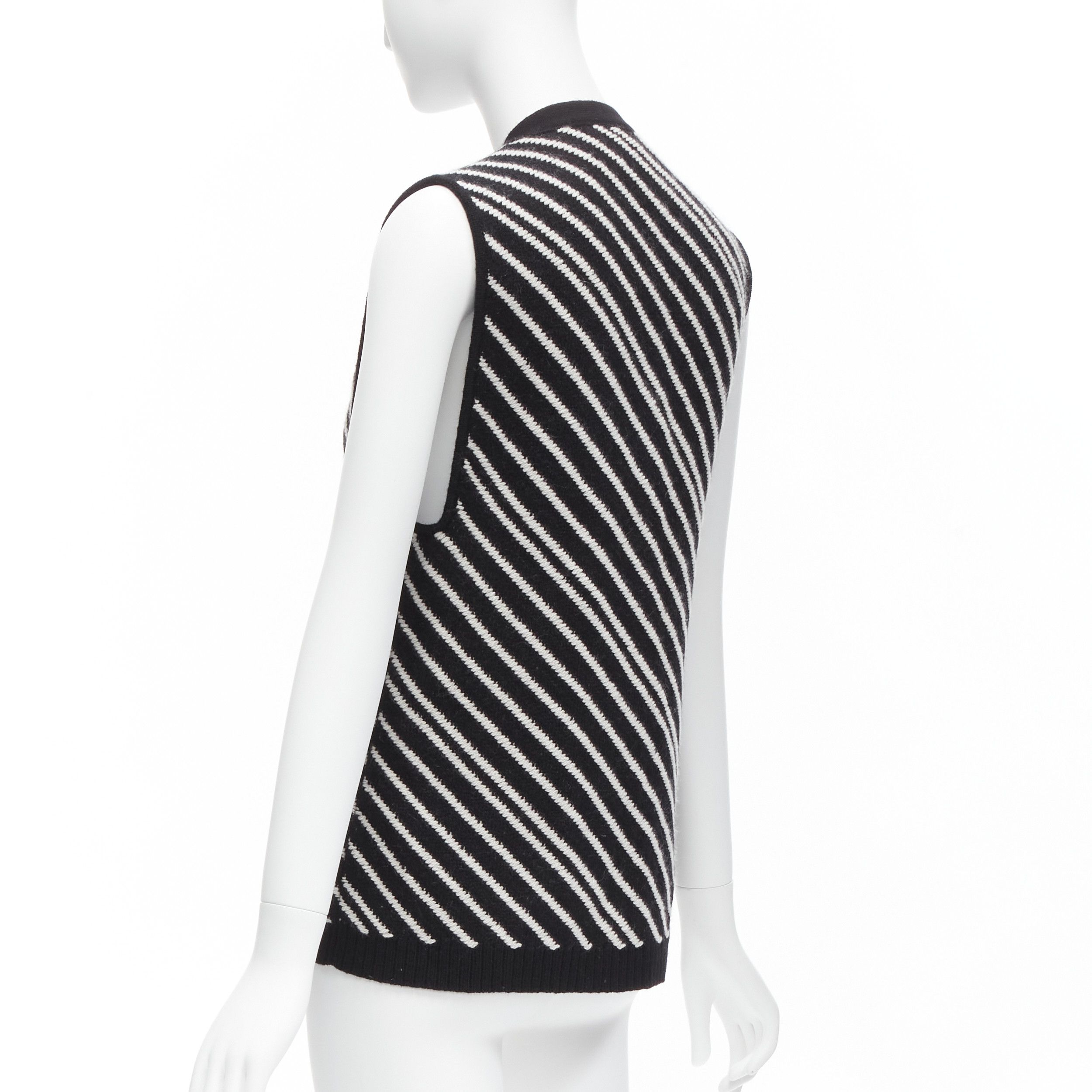 Chanel CHANEL 100% cashmere black white graphic stripes 4 pocket vest jacket FR34 XS Size XS / US 0-2 / IT 36-38 - 7 Thumbnail