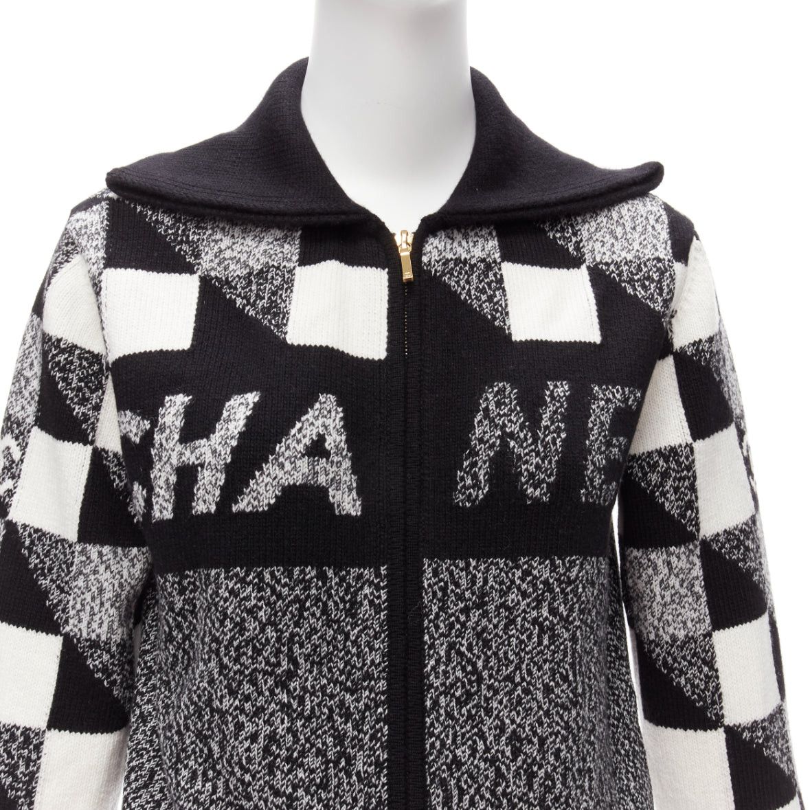 Chanel CHANEL 100% cashmere graphic CC logo black white cardigan FR34 XS Size XS / US 0-2 / IT 36-38 - 8 Thumbnail