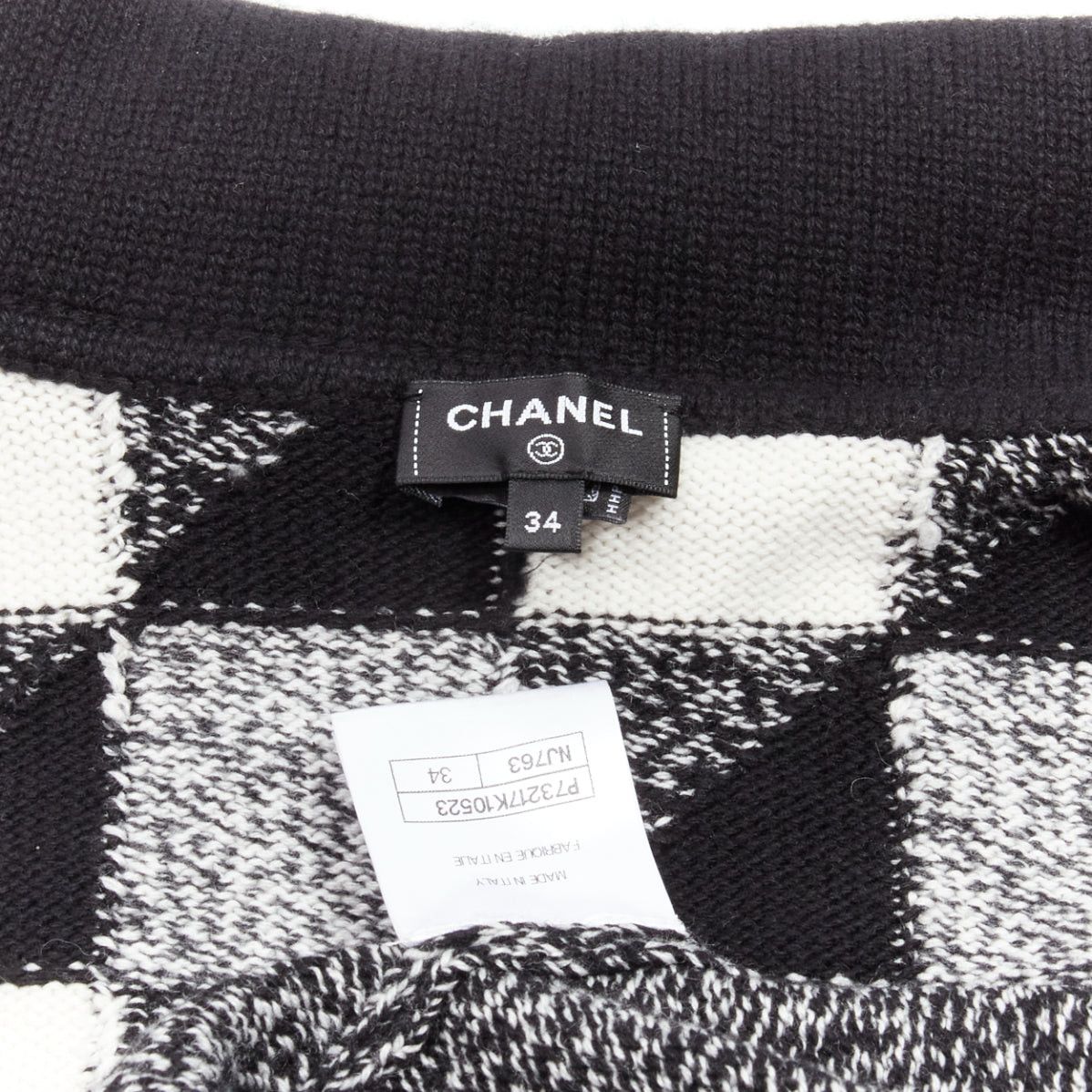 Chanel CHANEL 100% cashmere graphic CC logo black white cardigan FR34 XS Size XS / US 0-2 / IT 36-38 - 10 Thumbnail
