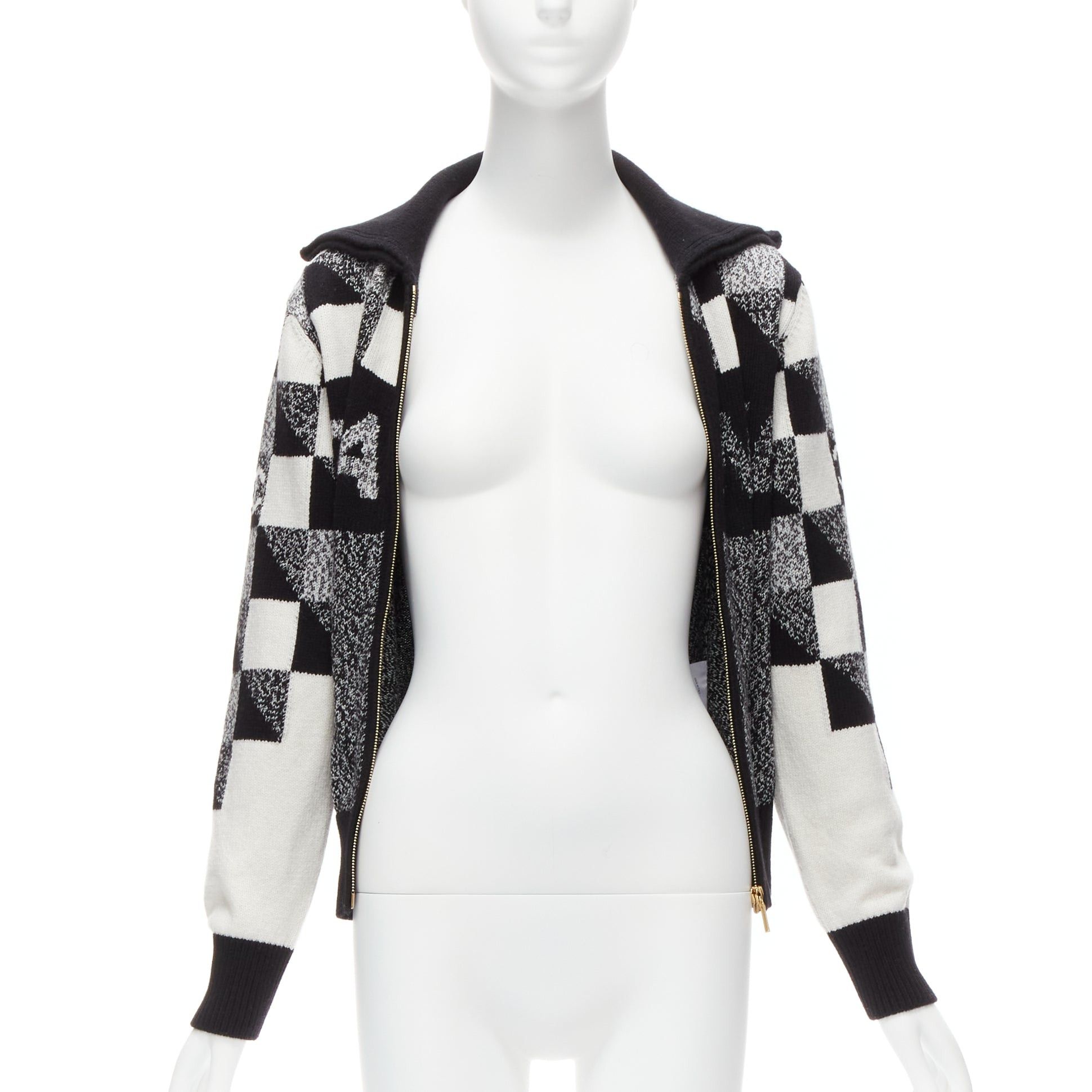 Chanel CHANEL 100% cashmere graphic CC logo black white cardigan FR34 XS Size XS / US 0-2 / IT 36-38 - 3 Thumbnail