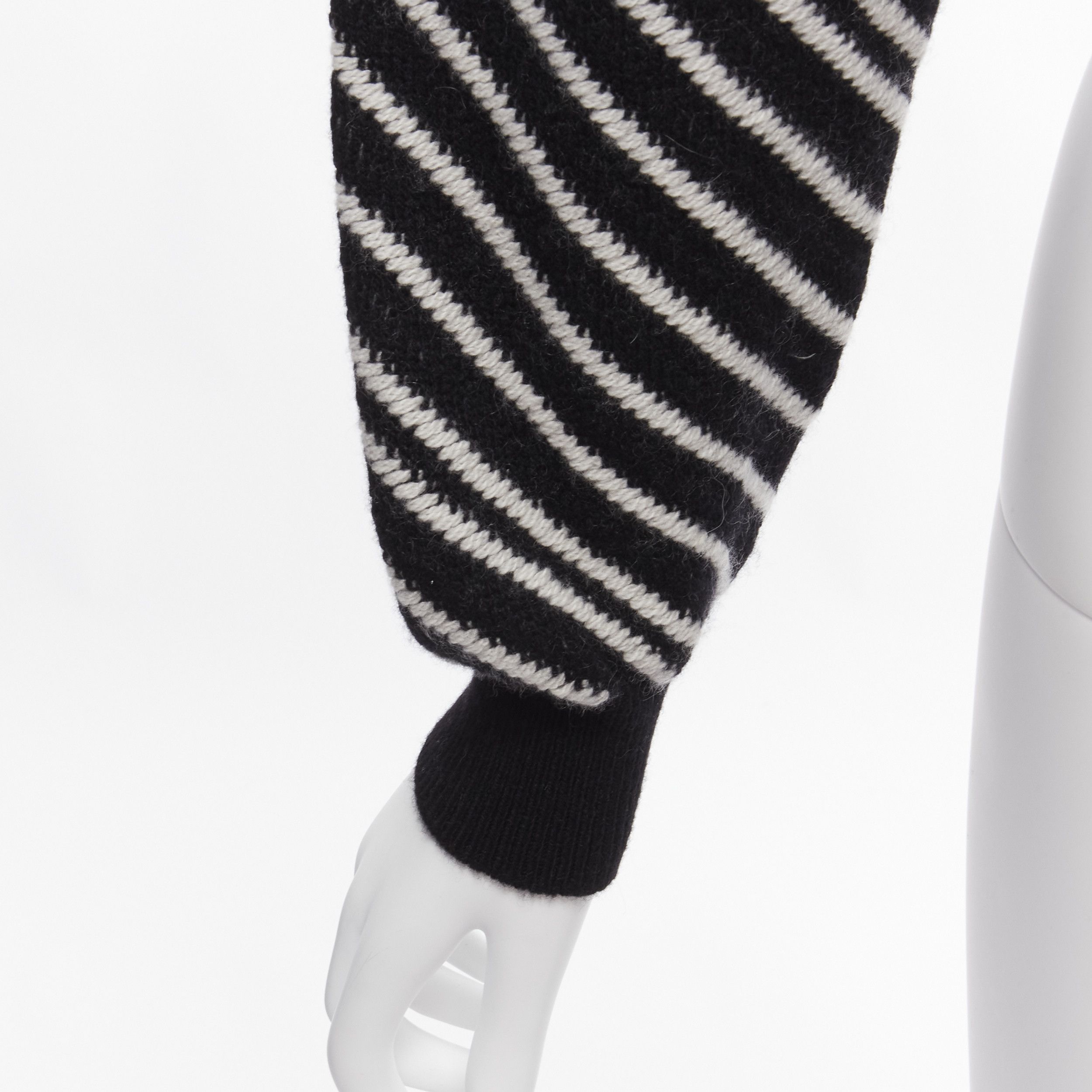 Chanel CHANEL 100% cashmere black white diagonal stripe CC crystal logo cropped sweater FR34 XS Size XS / US 0-2 / IT 36-38 - 8 Thumbnail