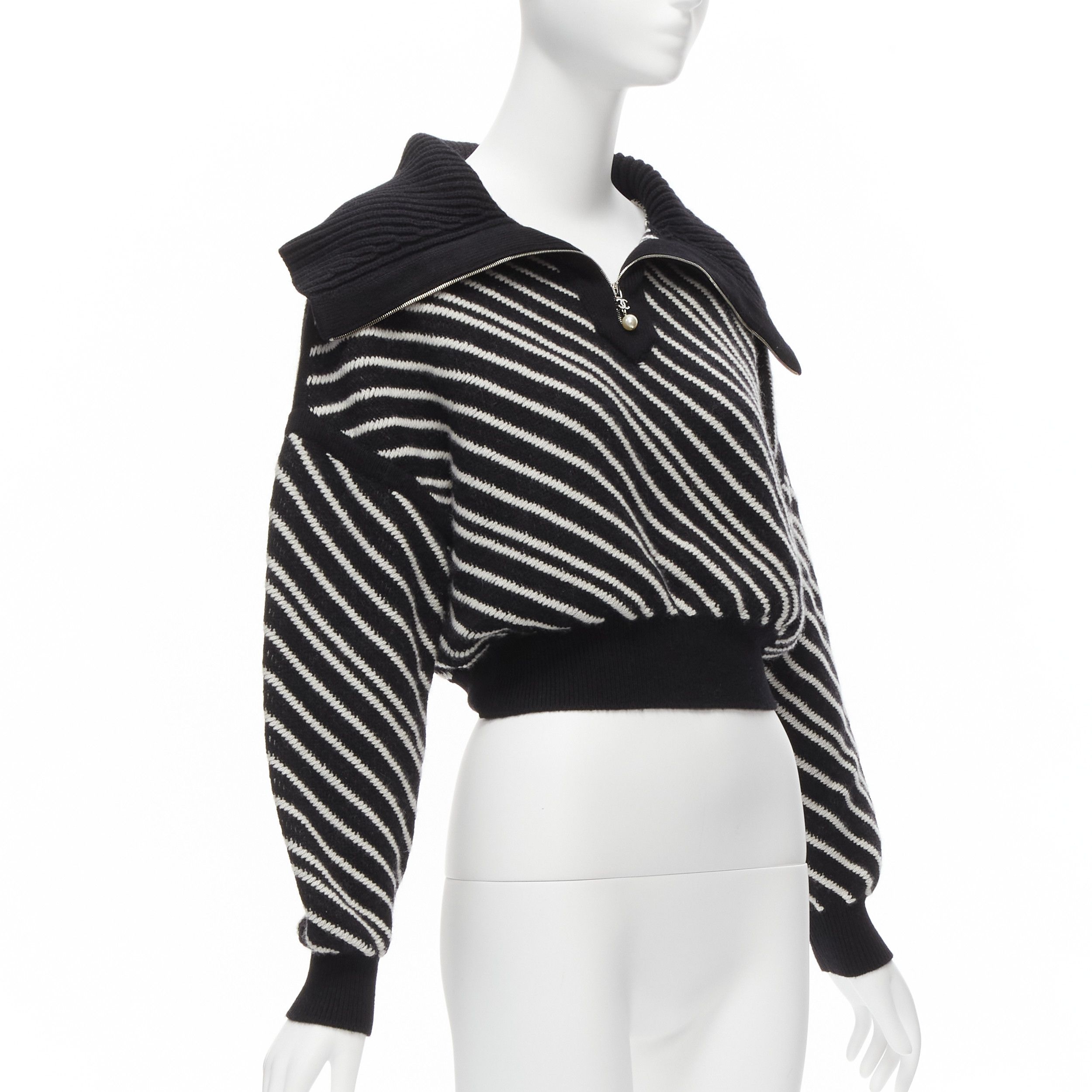 Chanel CHANEL 100% cashmere black white diagonal stripe CC crystal logo cropped sweater FR34 XS Size XS / US 0-2 / IT 36-38 - 3 Thumbnail