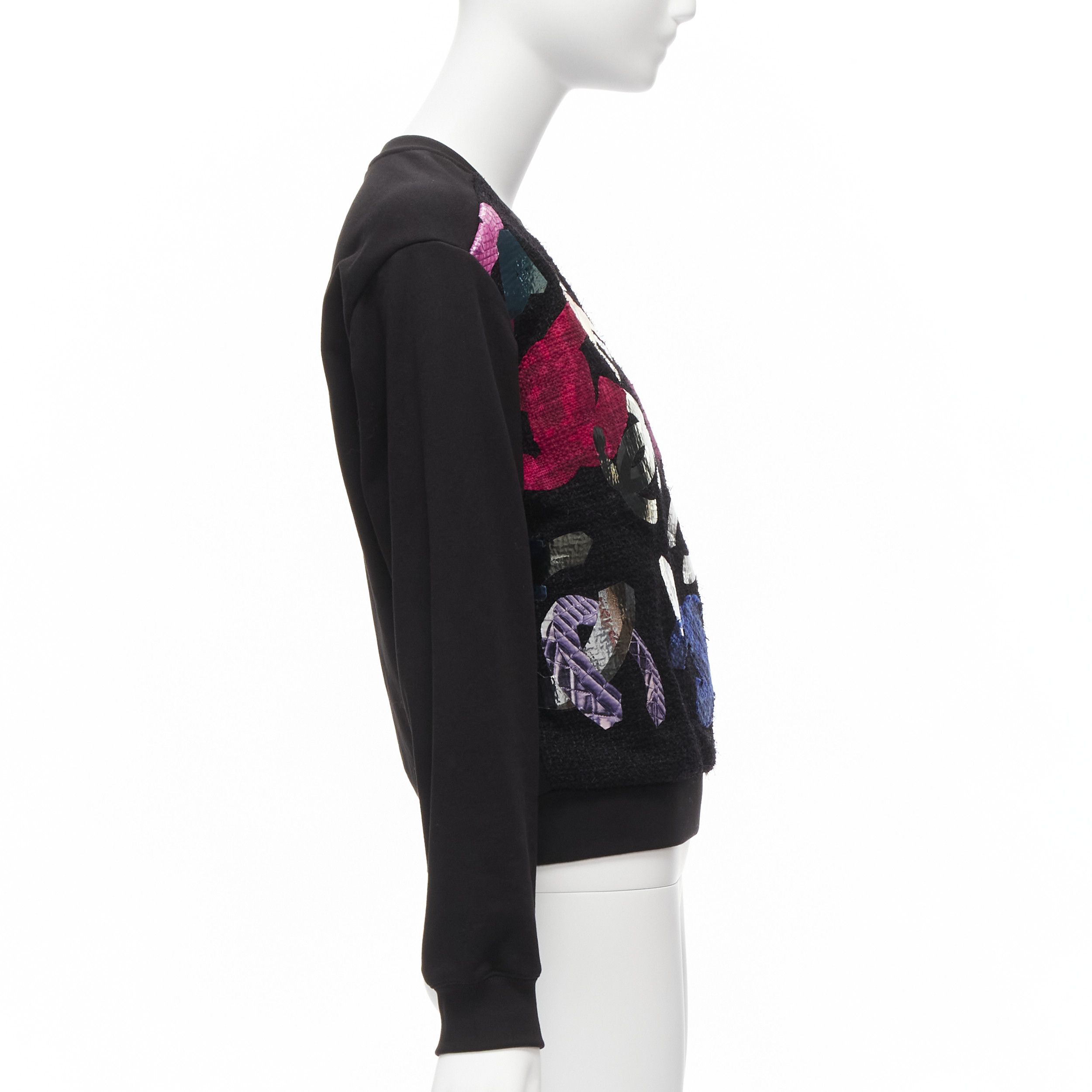 Chanel CHANEL 2022 Runway metallic CC logo graphic black tweed crew sweater FR34 XS Size XS / US 0-2 / IT 36-38 - 4 Thumbnail