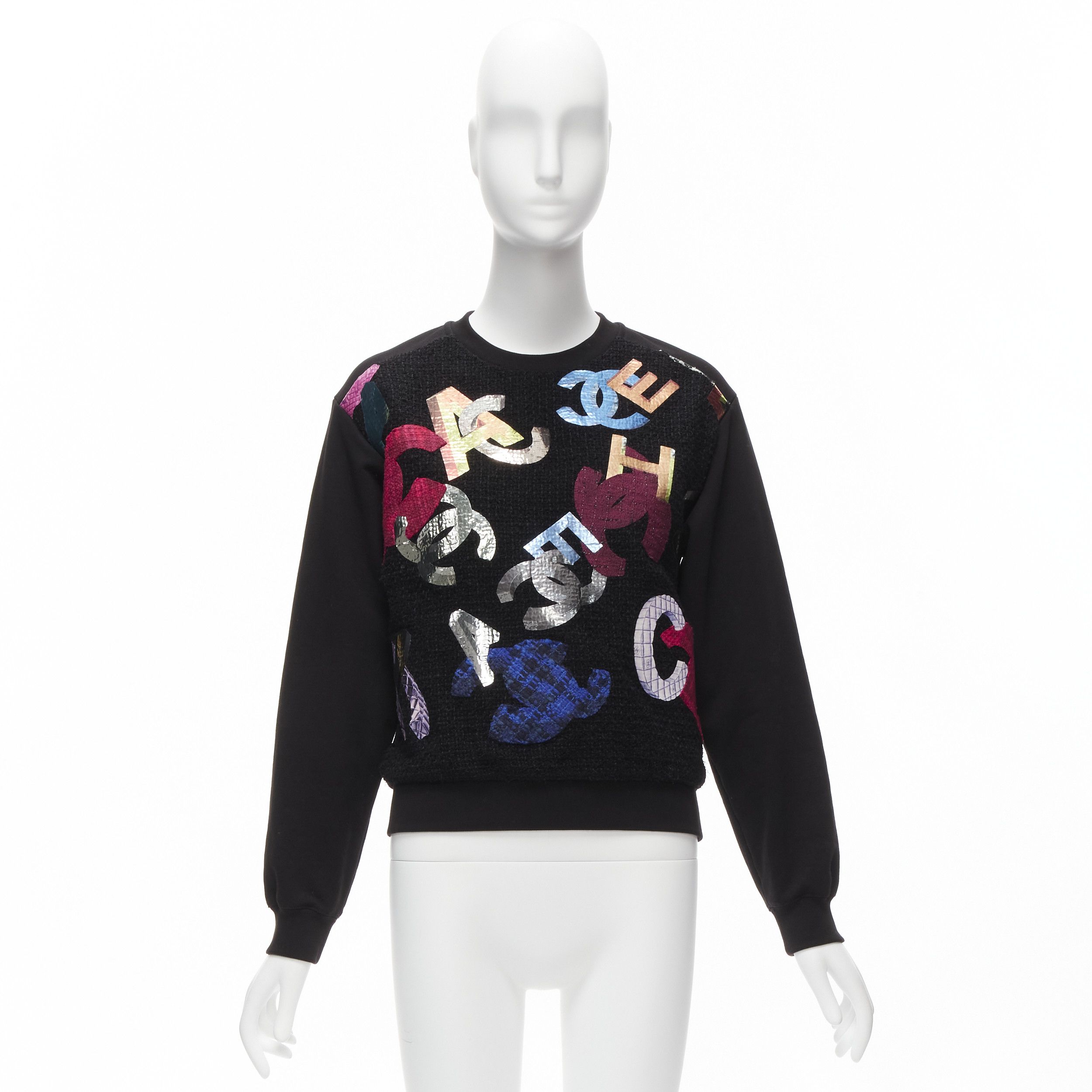 Chanel CHANEL 2022 Runway metallic CC logo graphic black tweed crew sweater FR34 XS Size XS / US 0-2 / IT 36-38 - 10 Thumbnail