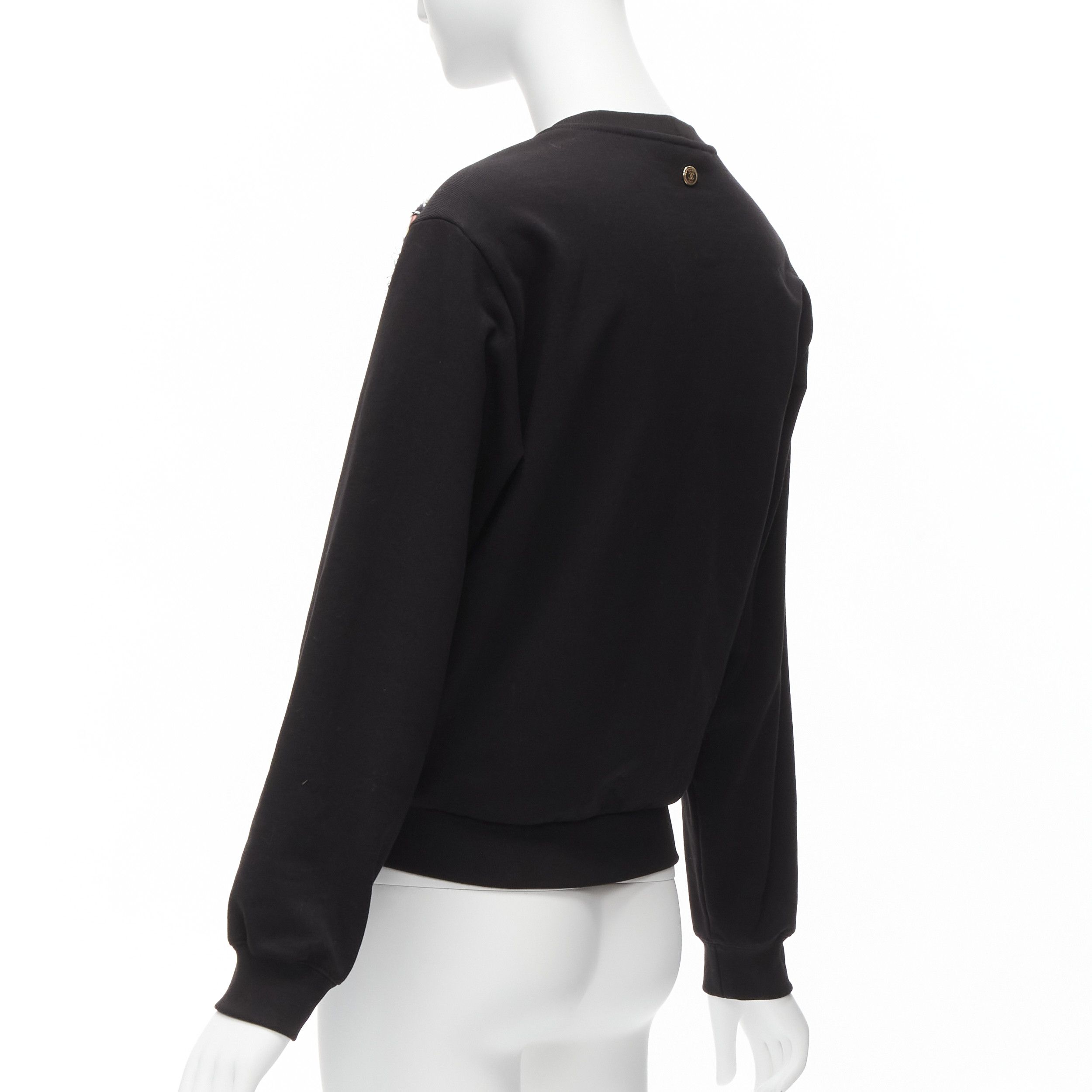 Chanel CHANEL 2022 Runway metallic CC logo graphic black tweed crew sweater FR34 XS Size XS / US 0-2 / IT 36-38 - 6 Thumbnail