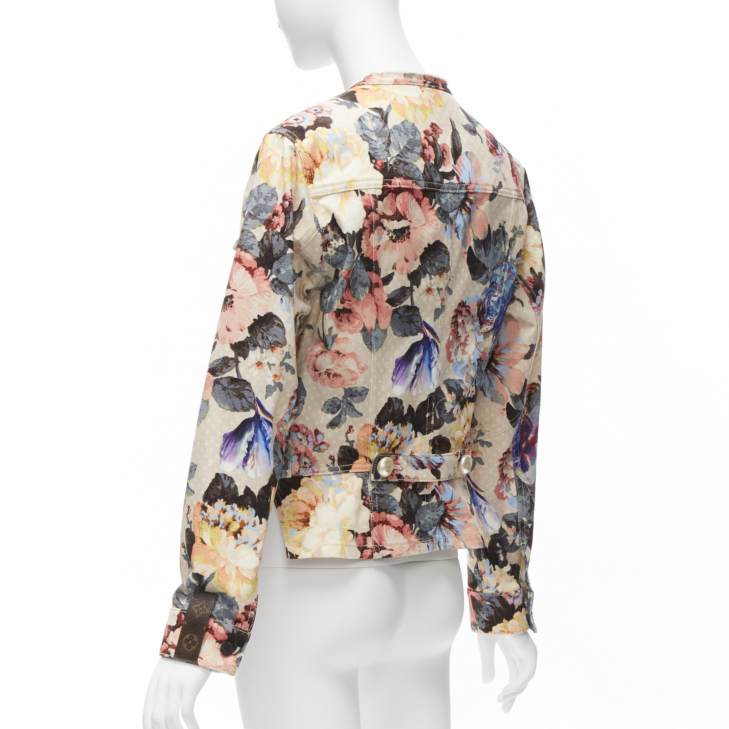 Louis Vuitton LOUIS VUITTON 2022 Runway Vintage Flower LV monogram pearl button cropped tailcoat jacket FR34 XS Size XS / US 0-2 / IT 36-38 - 7 Thumbnail