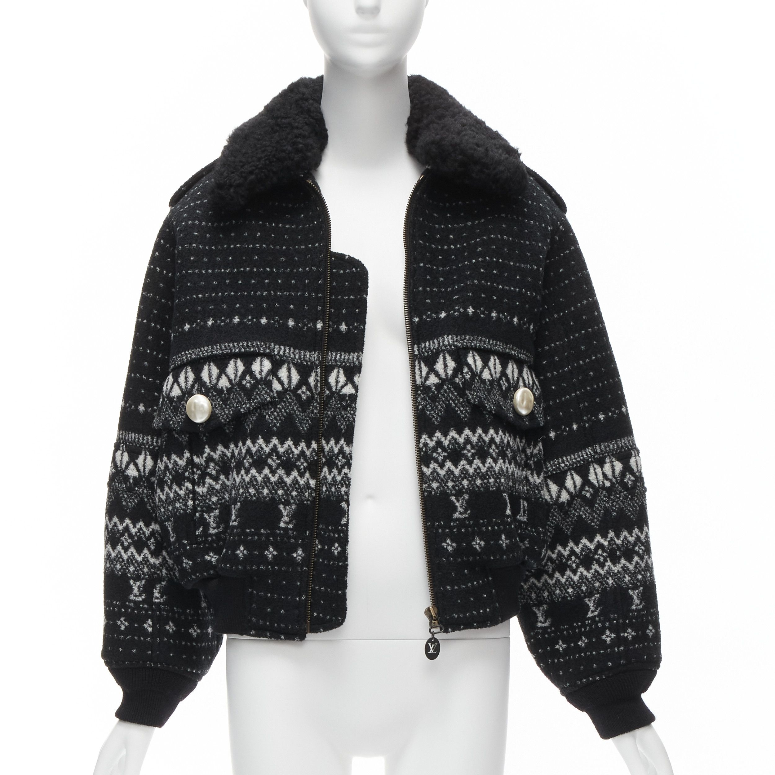 Louis Vuitton LOUIS VUITTON black LV logo intarsia argyle wool boxy aviator jacket FR34 XS Size XS / US 0-2 / IT 36-38 - 3 Thumbnail