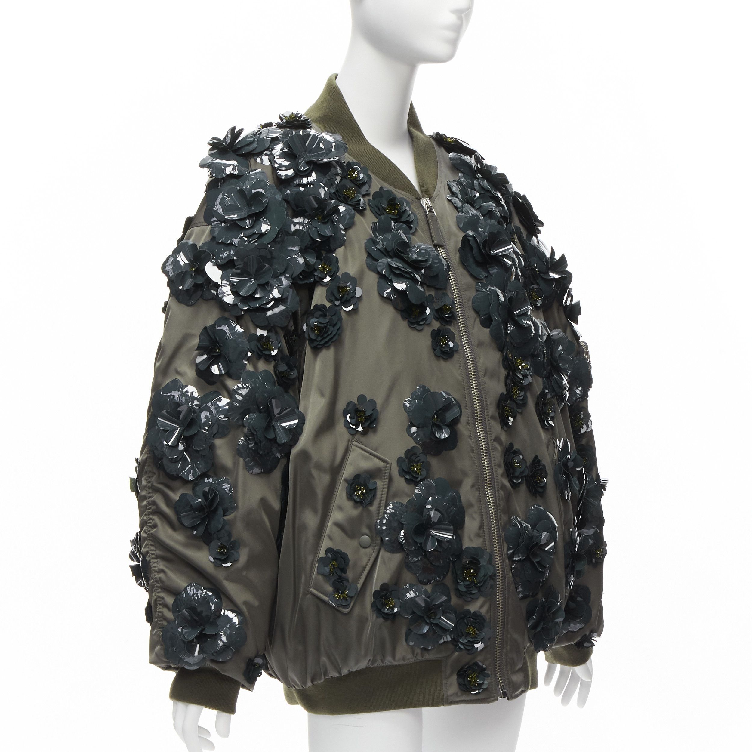Prada new PRADA 2022 Runway Re-nylon green flower applique green oversized bomber jacket XS Size S / US 4 / IT 40 - 3 Thumbnail