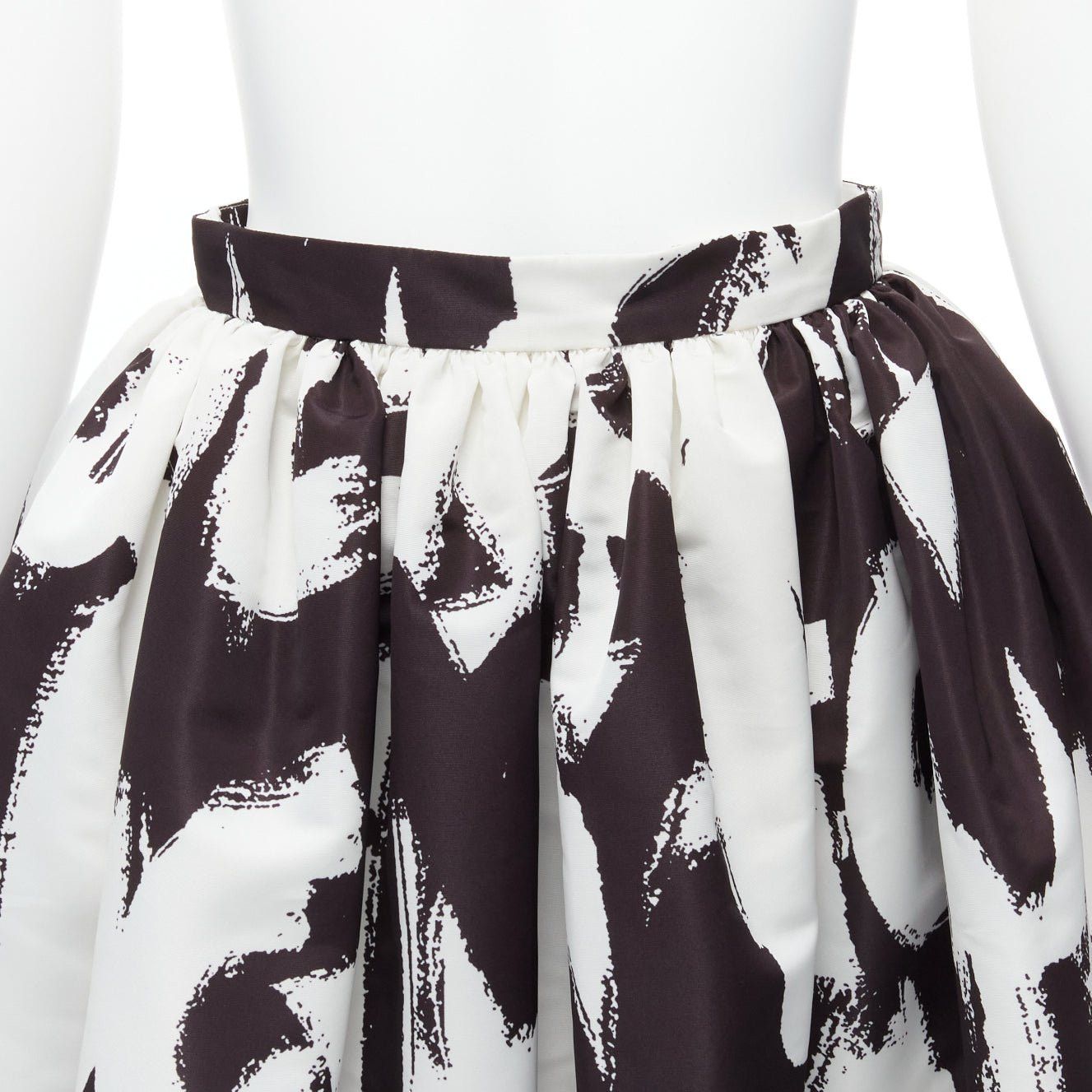 Alexander McQueen ALEXANDER MCQUEEN 2022 Brush Graffiti black white logo letter print flared full skirt IT38 XS Size 26" / US 2 / IT 38 - 2 Thumbnail