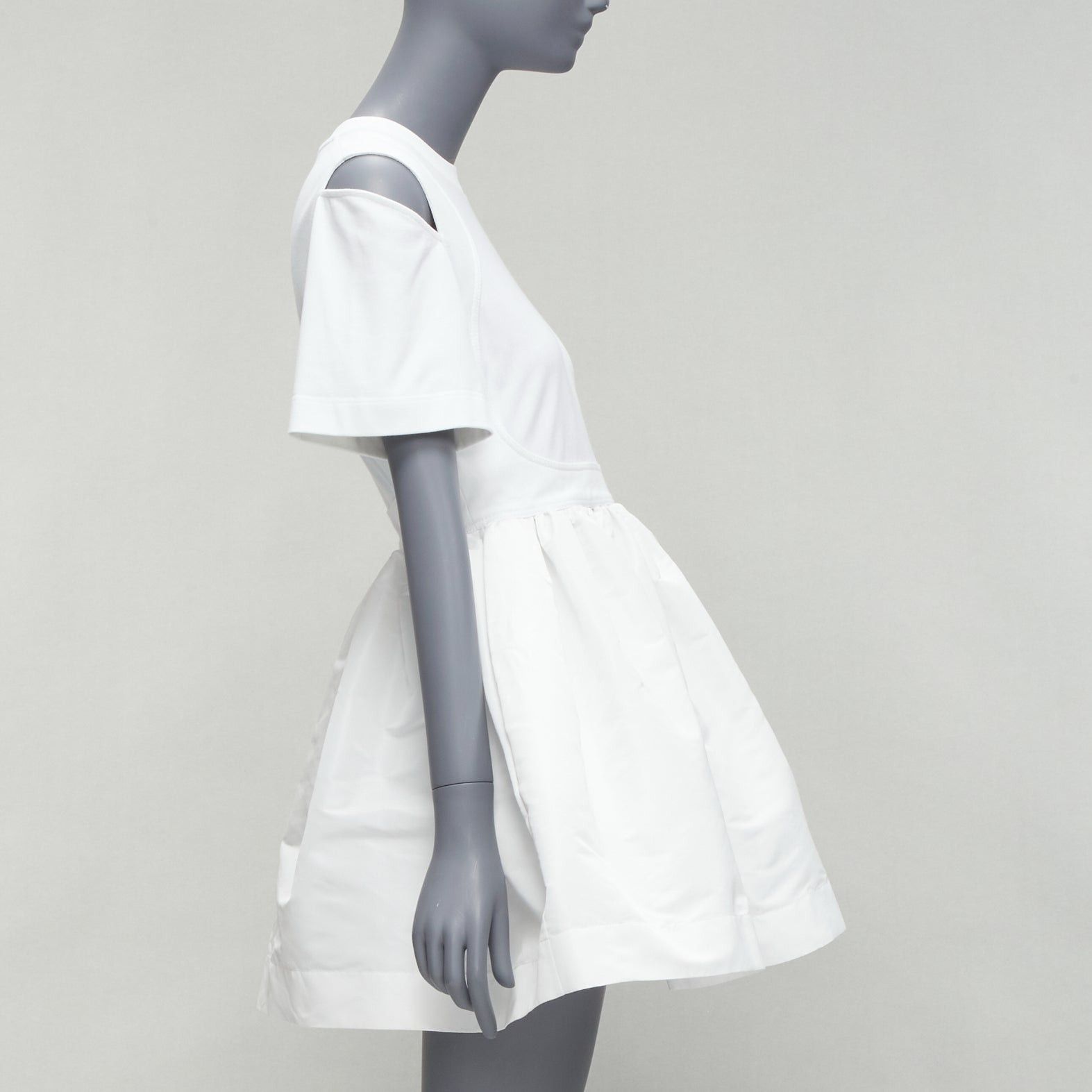Alexander McQueen ALEXANDER MCQUEEN 2022 white cut out shoulder flared short dress IT38 XS Size XS / US 0-2 / IT 36-38 - 4 Thumbnail