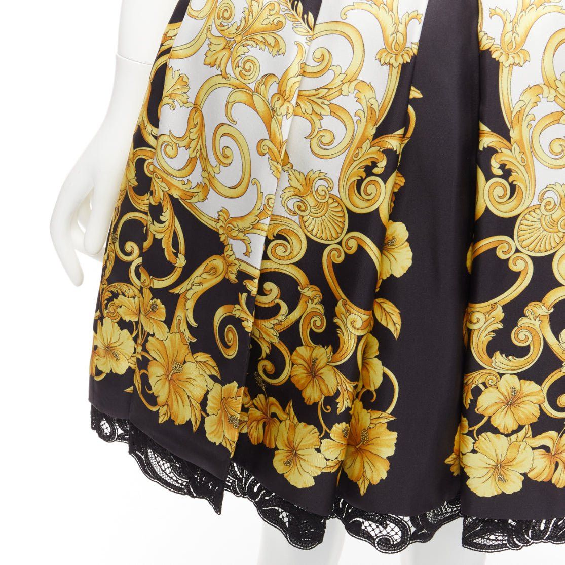 Versace VERSACE 2018 100% silk Barocco Hibiscus print lace trimmed flared skirt IT36 XS Size 25" / US 0 / IT 36 - 2 Thumbnail