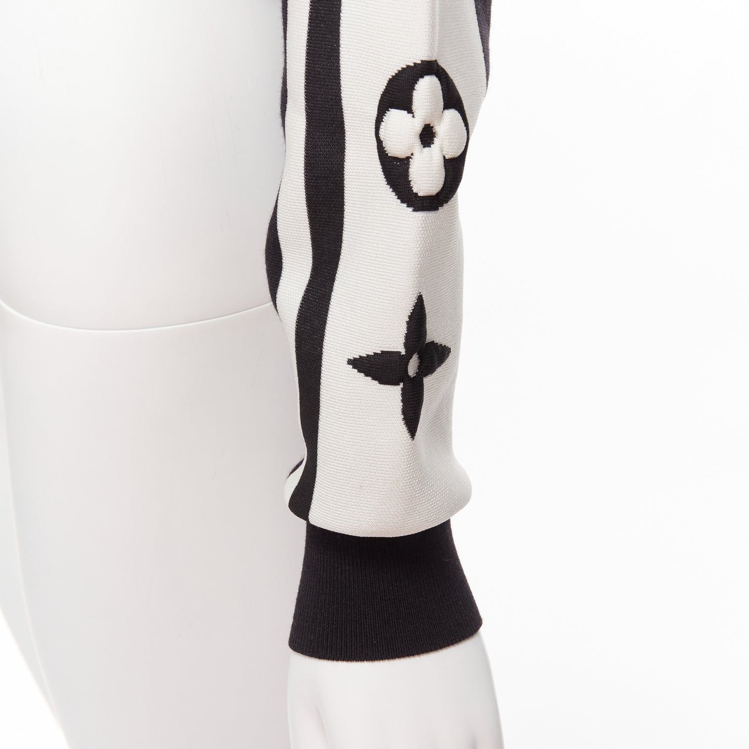 Louis Vuitton LOUIS VUITTON 2022 Runway black white floral motif cropped sweater XXS Size XS / US 0-2 / IT 36-38 - 2 Thumbnail