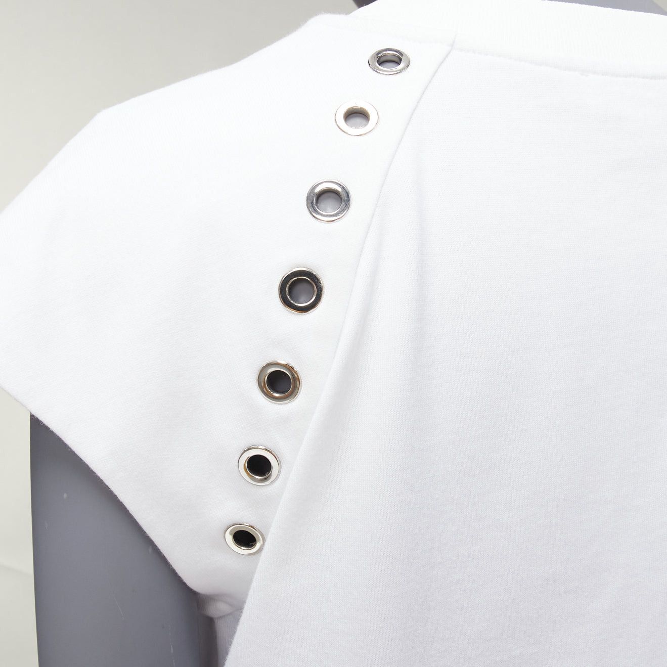 Alexander McQueen ALEXANDER MCQUEEN white cotton eyelet detail studded cap sleeve top IT38 XS Size XS / US 0-2 / IT 36-38 - 2 Thumbnail