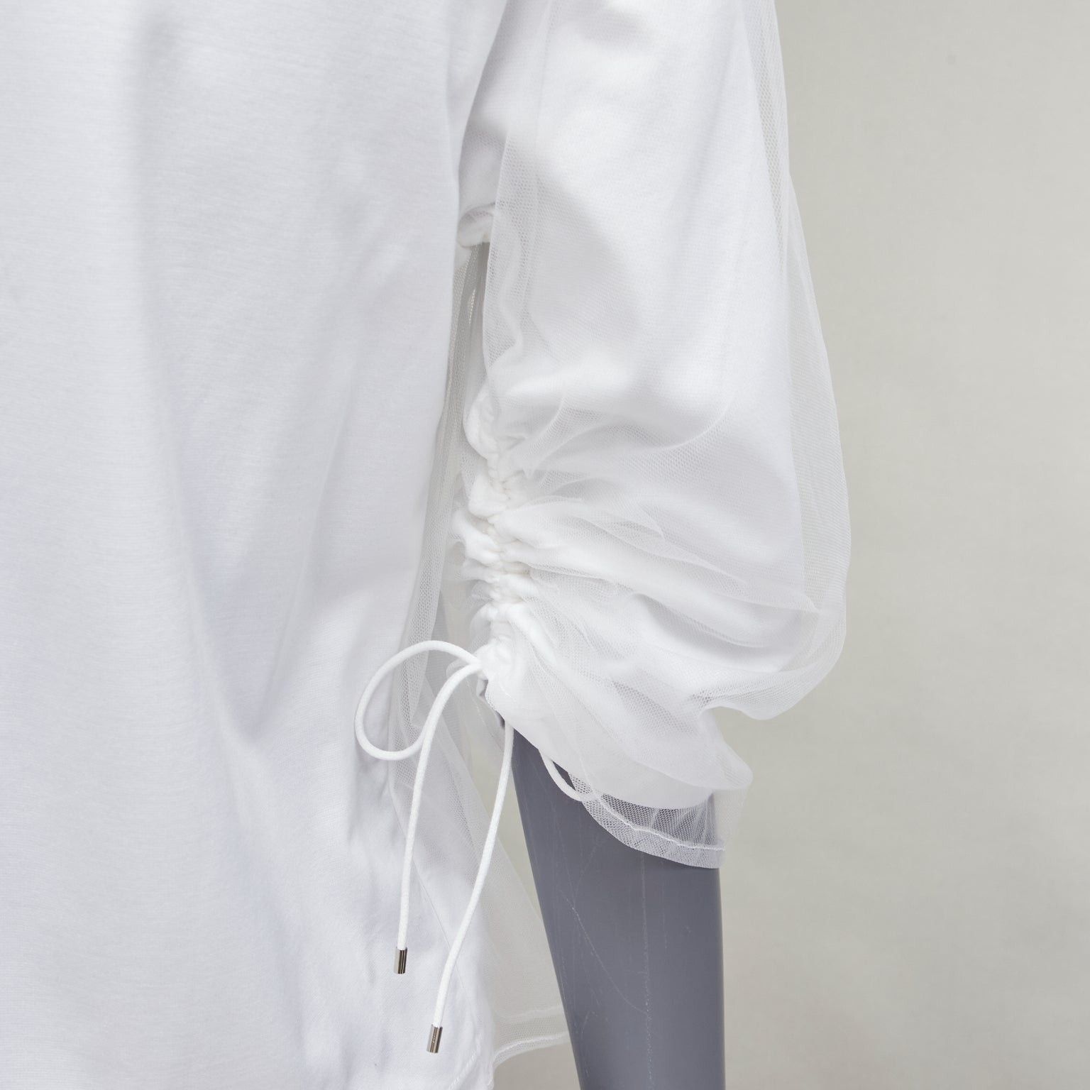 Noir Kei Ninomiya NOIR KEI NINOMIYA 2018 white cotton tulle overlay ruched sleeve tshirt XS Size XS / US 0-2 / IT 36-38 - 2 Thumbnail