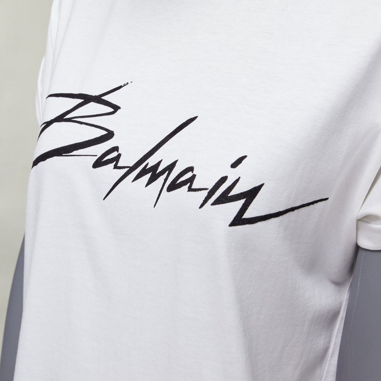 Balmain BALMAIN black signature logo velvet print cuffed sleeve white tshirt FR34 XS Size XS / US 0-2 / IT 36-38 - 2 Thumbnail