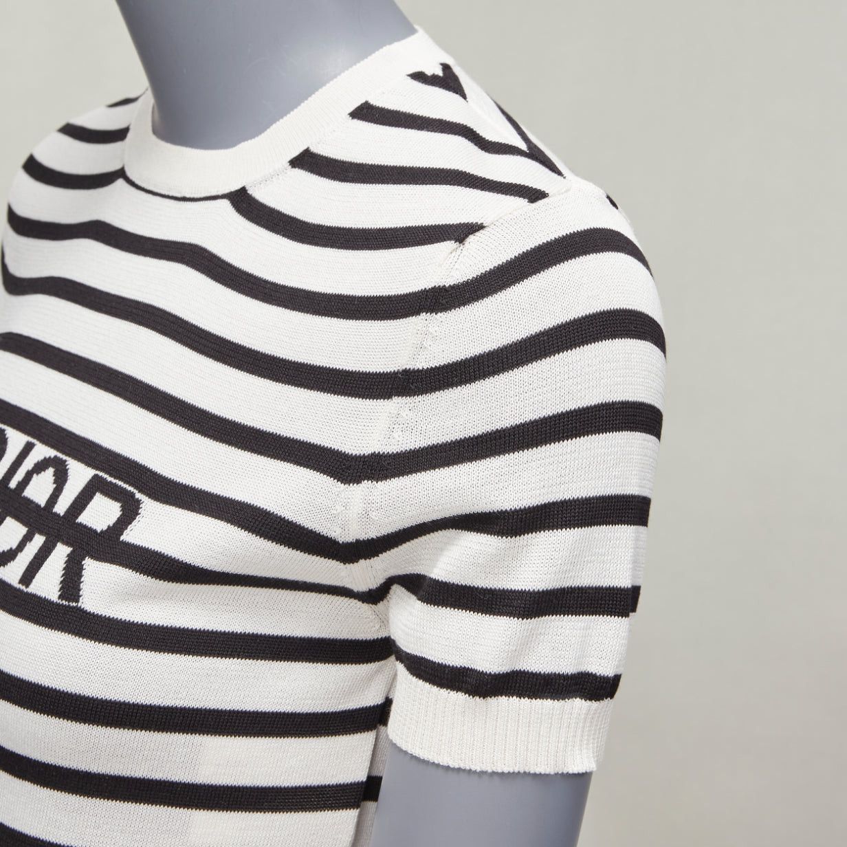 Dior CHRISTIAN DIOR Jadior 8 black cream short sleeve crew neck sweater FR34 XS Size XS / US 0-2 / IT 36-38 - 8 Thumbnail