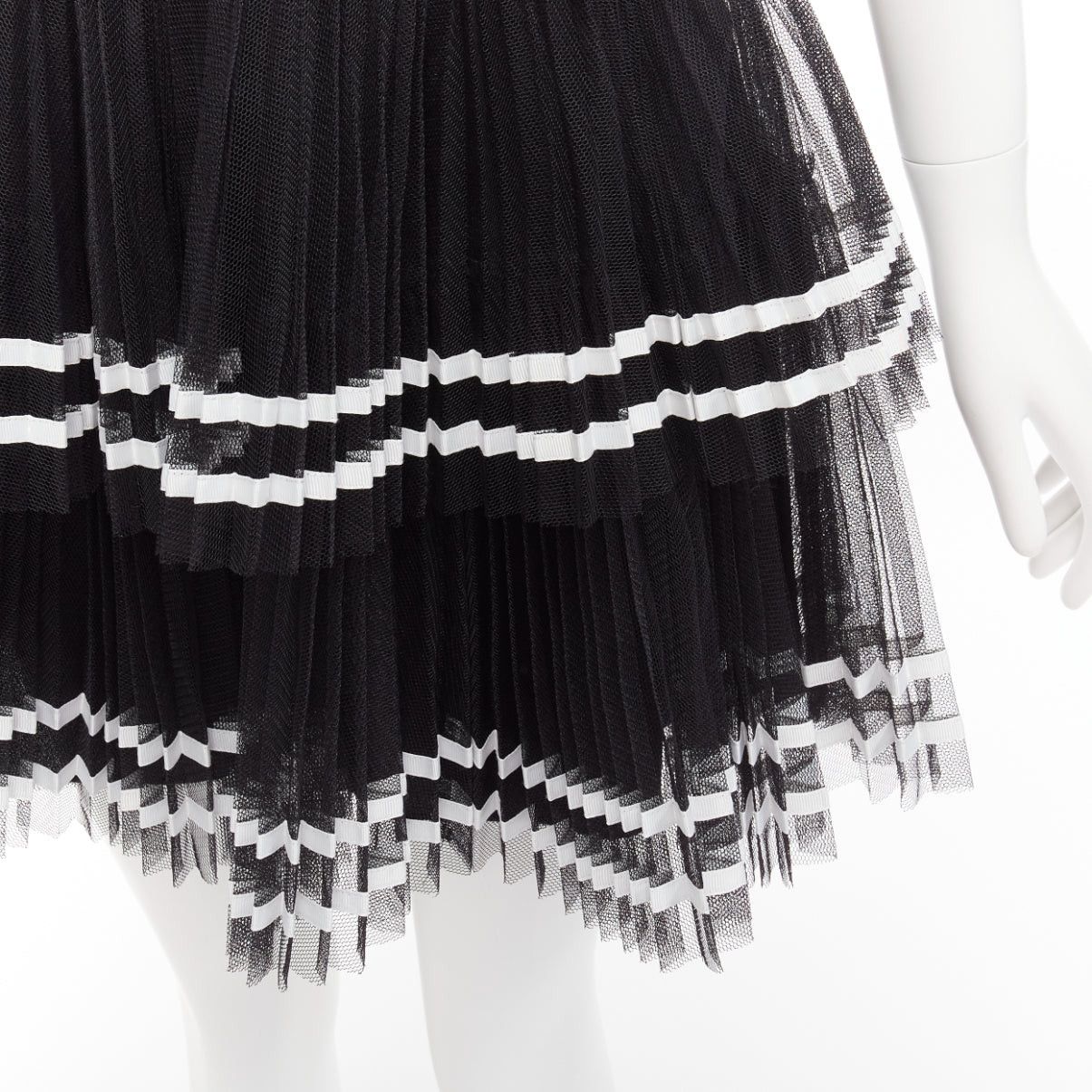 RED Valentino RED VALENTINO 2022 black tiered white stripe tulle pleated mini skirt IT38 XS Size 26" / US 2 / IT 38 - 2 Thumbnail
