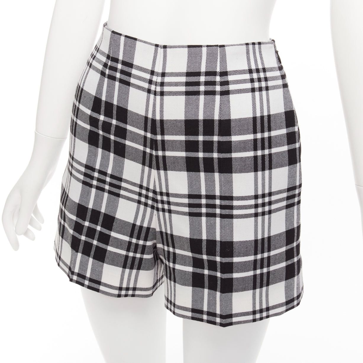 Dior CHRISTIAN DIOR black checked virgin wool high waisted shorts FR32 XXS Size 25" / US 0 / IT 36 - 2 Thumbnail
