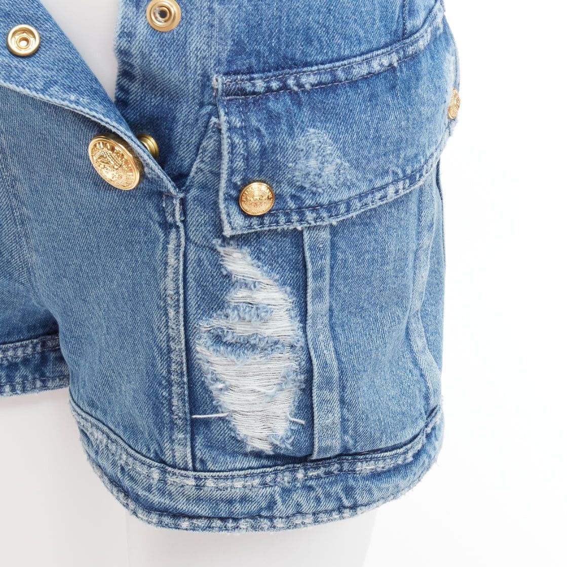 Balmain BALMAIN blue distressed denim gold buttons high waisted cargo shorts FR34 XS Size 26" / US 2 / IT 38 - 9 Thumbnail