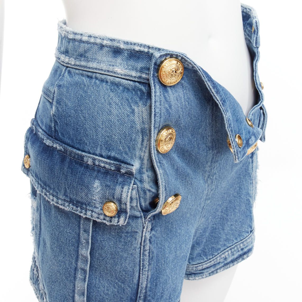 Balmain BALMAIN blue distressed denim gold buttons high waisted cargo shorts FR34 XS Size 26" / US 2 / IT 38 - 7 Thumbnail