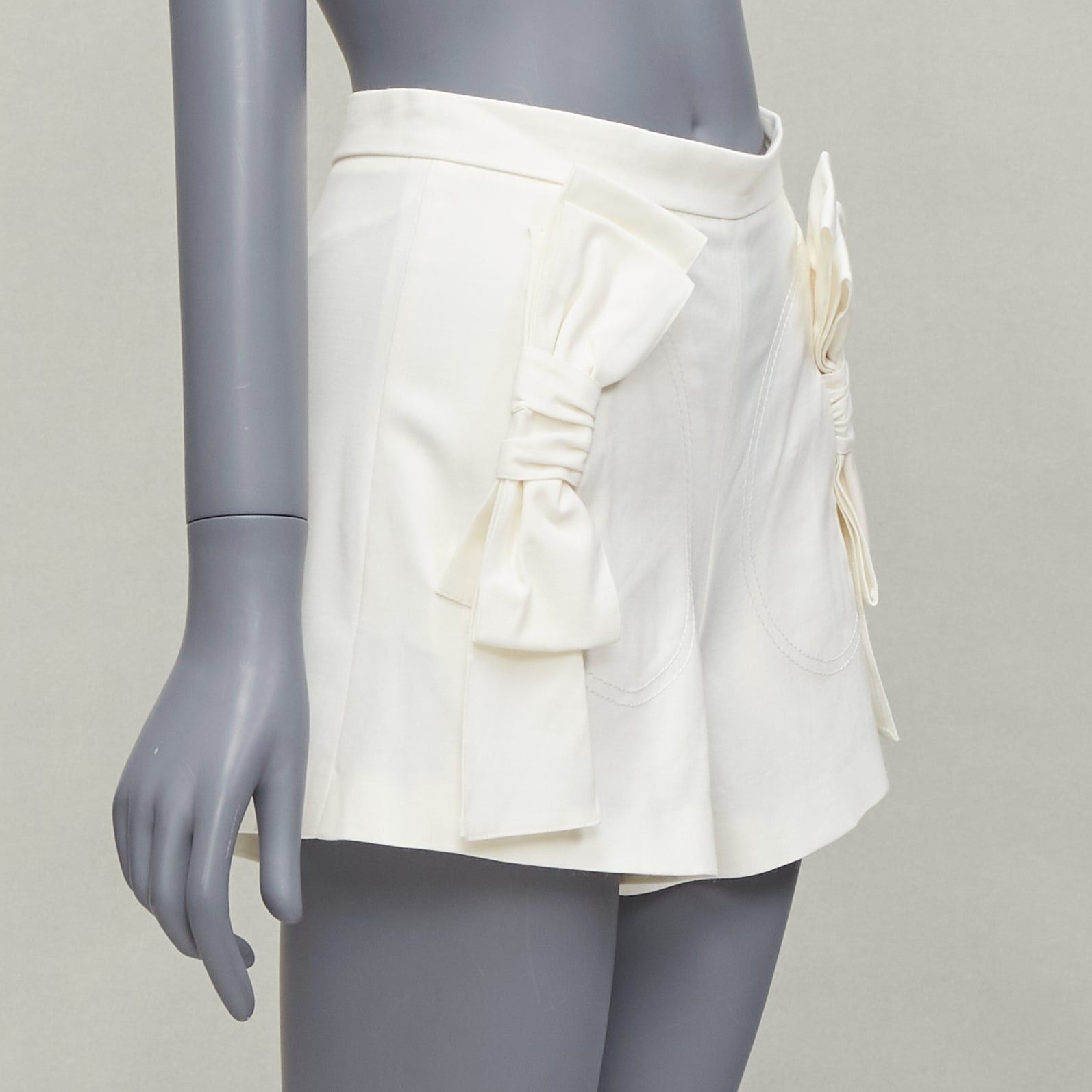 RED Valentino RED VALENTINO cream ribbon bow detail pockets wide shorts IT36 XXS Size 25" / US 0 / IT 36 - 3 Thumbnail