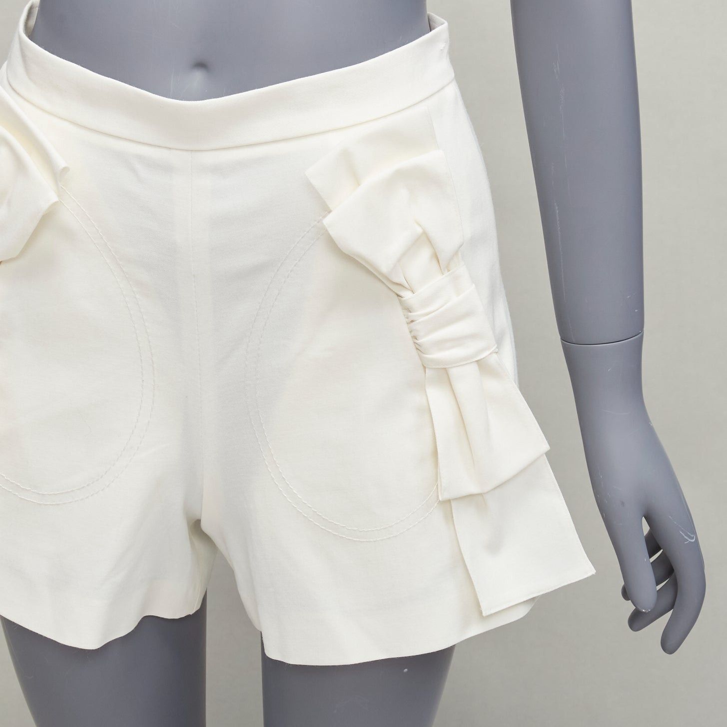 RED Valentino RED VALENTINO cream ribbon bow detail pockets wide shorts IT36 XXS Size 25" / US 0 / IT 36 - 2 Thumbnail