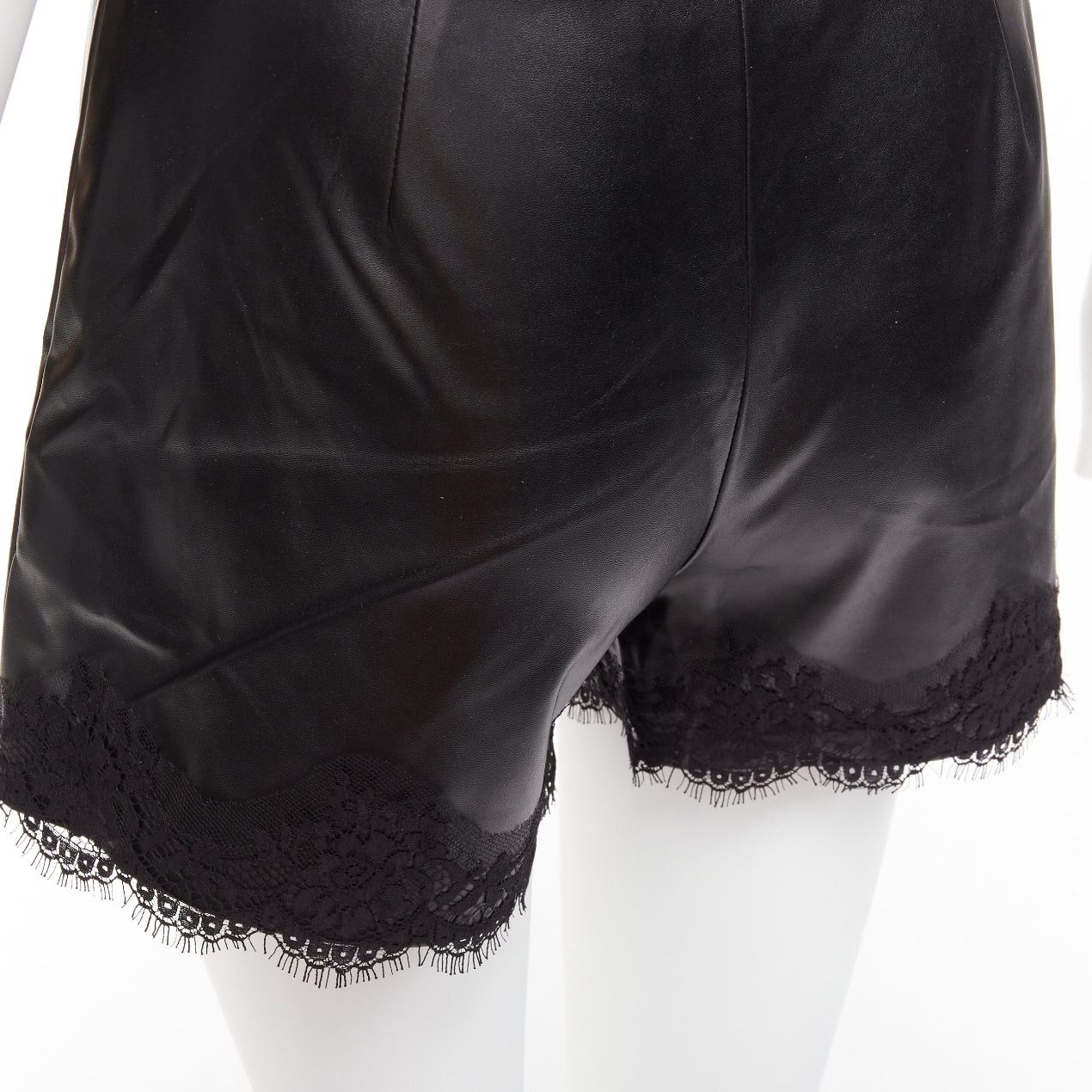 Ermanno Scervino ERMANNO SCERVINO black vegan leather wrap skort lace trim shorts IT38 XS Size 26" / US 2 / IT 38 - 7 Thumbnail