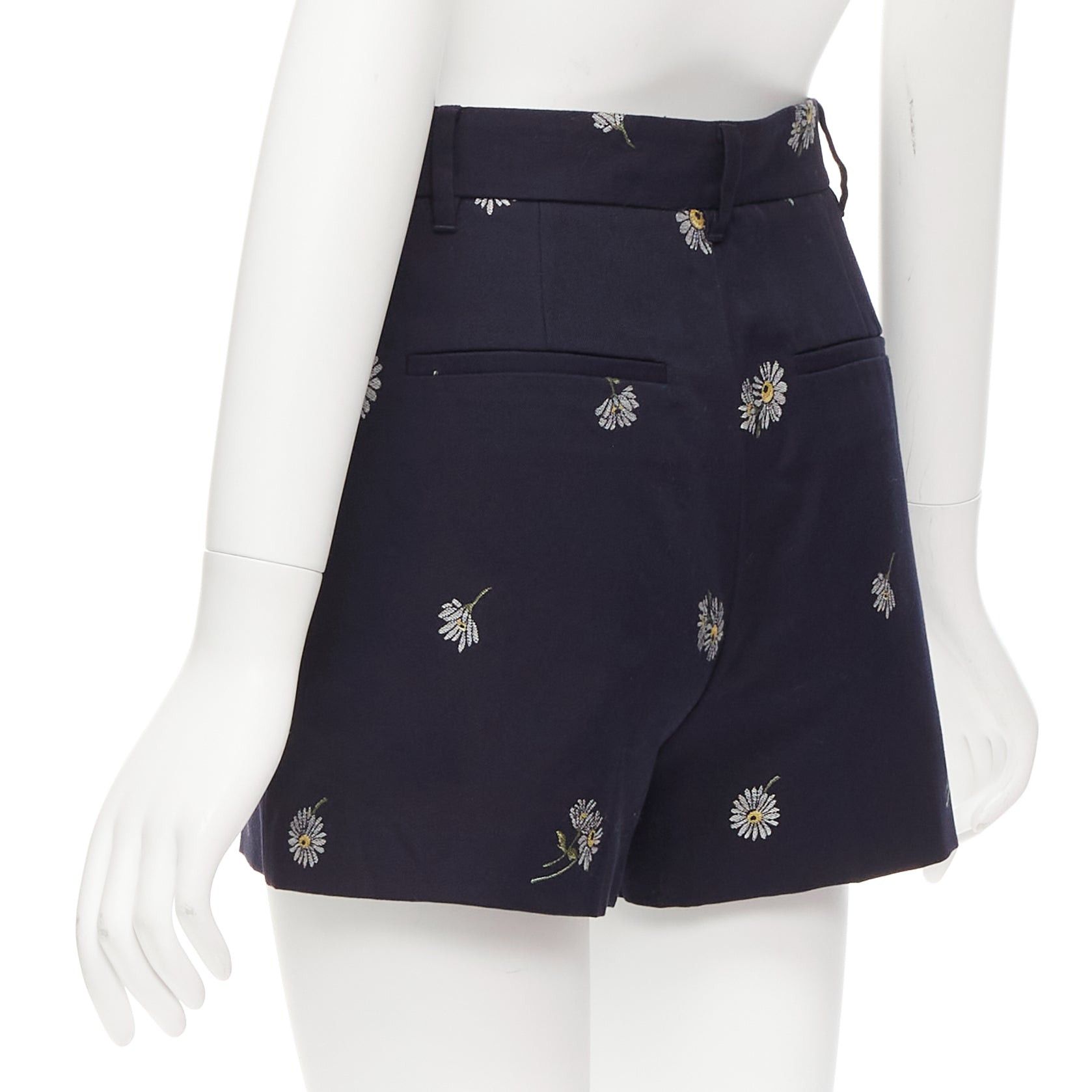 RED Valentino RED VALENTINO navy cotton daisy floral print high waisted shorts IT36 S Size 25" / US 0 / IT 36 - 6 Thumbnail