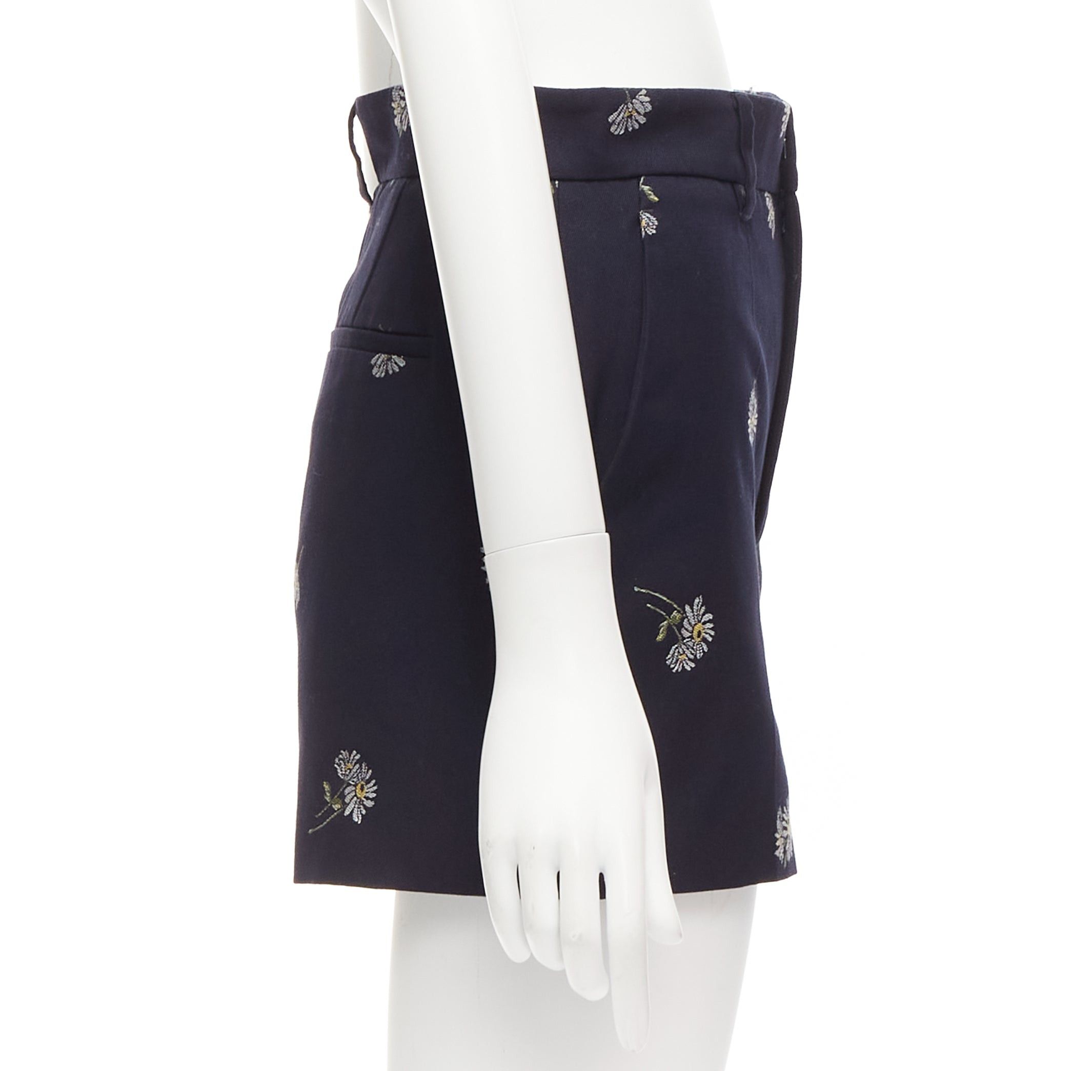 RED Valentino RED VALENTINO navy cotton daisy floral print high waisted shorts IT36 S Size 25" / US 0 / IT 36 - 4 Thumbnail