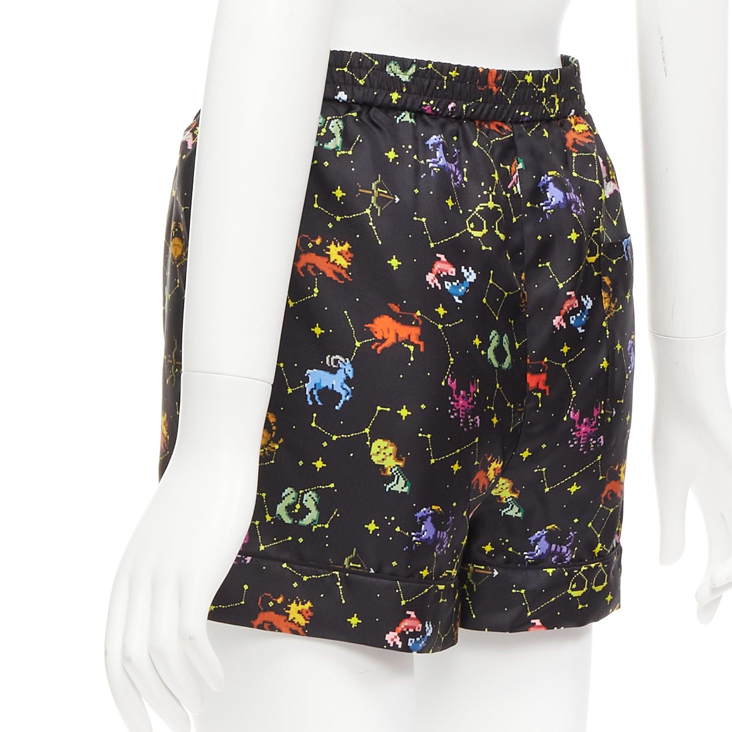 Dior DIOR Lucky Dior 100% silk black colorful astrology cuffed boxer shorts FR32 XXS Size 25" / US 0 / IT 36 - 6 Thumbnail