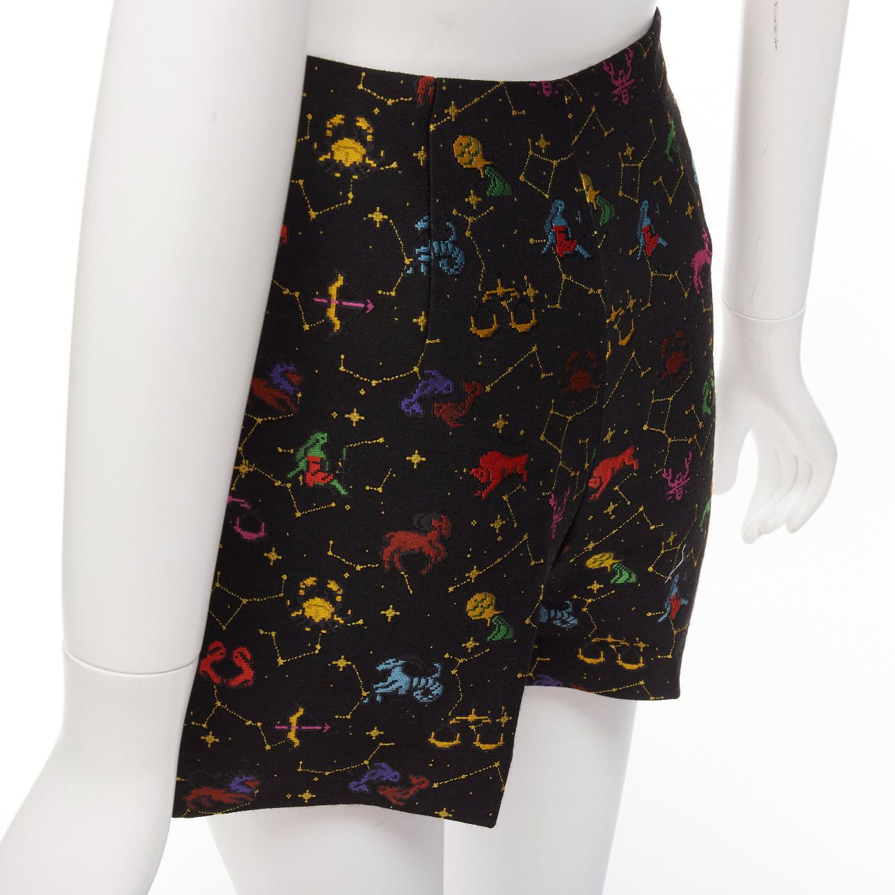 Dior DIOR Lucky Dior black colorful astrology jacquard high waisted shorts FR32 XXS Size 25" / US 0 / IT 36 - 7 Thumbnail