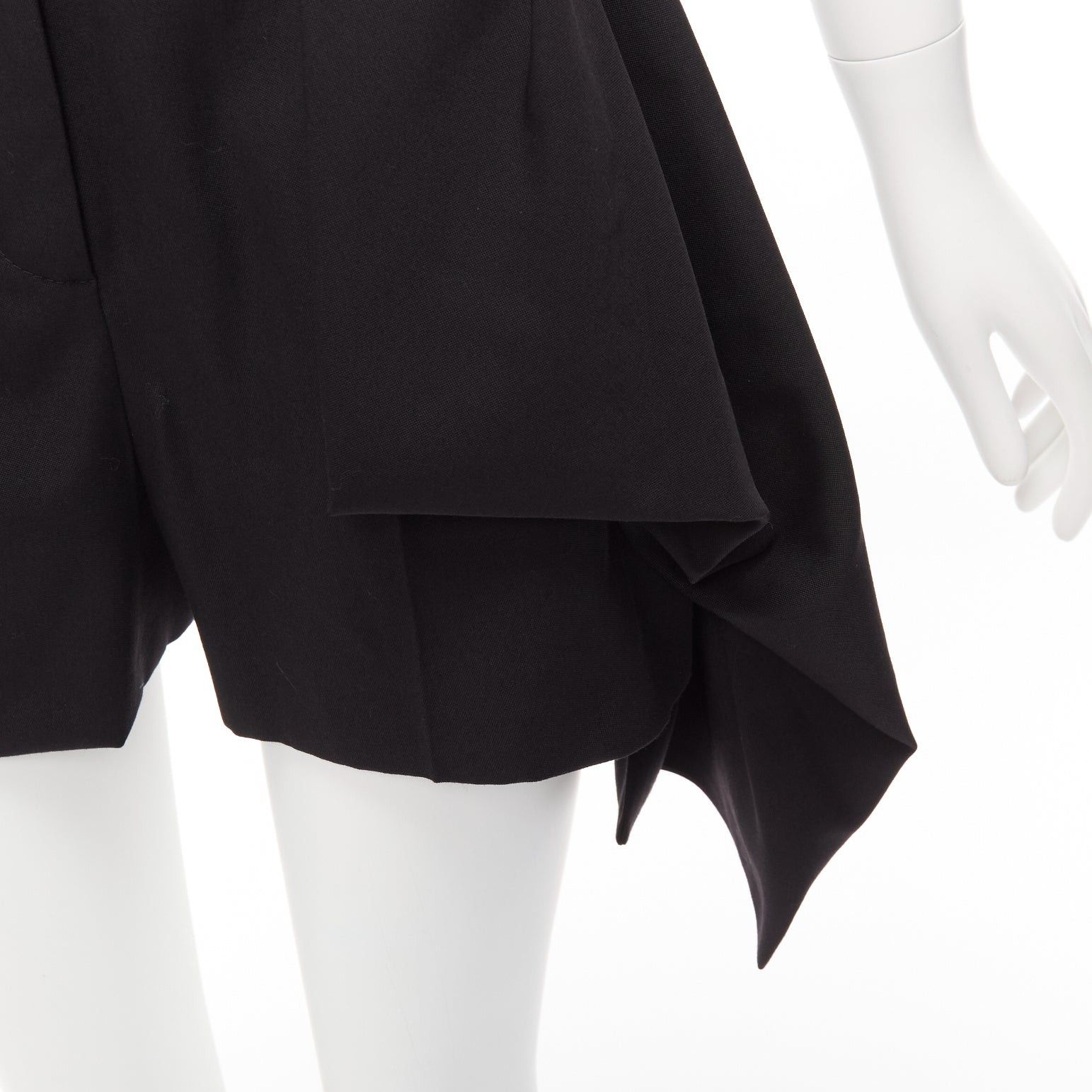 Alexander McQueen ALEXANDER MCQUEEN black virgin wool asymmetric cascade wide shorts IT38 XS Size 26" / US 2 / IT 38 - 2 Thumbnail