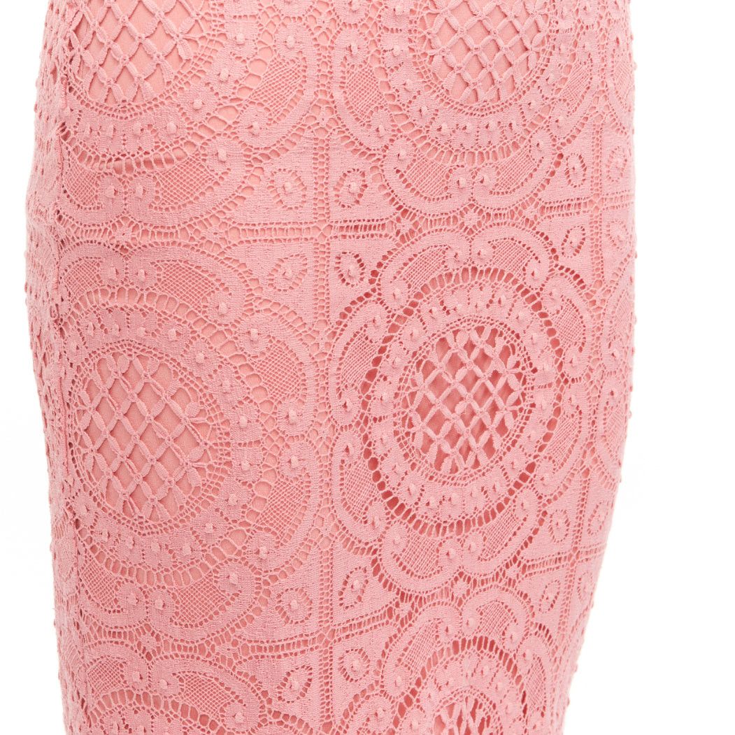 Burberry BURBERRY Runway pink cotton blend floral lace high waisted pencil skirt IT36 XXS Size 25" / US 0 / IT 36 - 2 Thumbnail