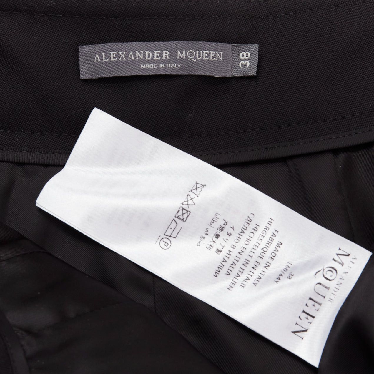 Alexander McQueen ALEXANDER MCQUEEN 2018 red white stripe black virgin wool wide shorts IT38 XS Size 26" / US 2 / IT 38 - 8 Thumbnail