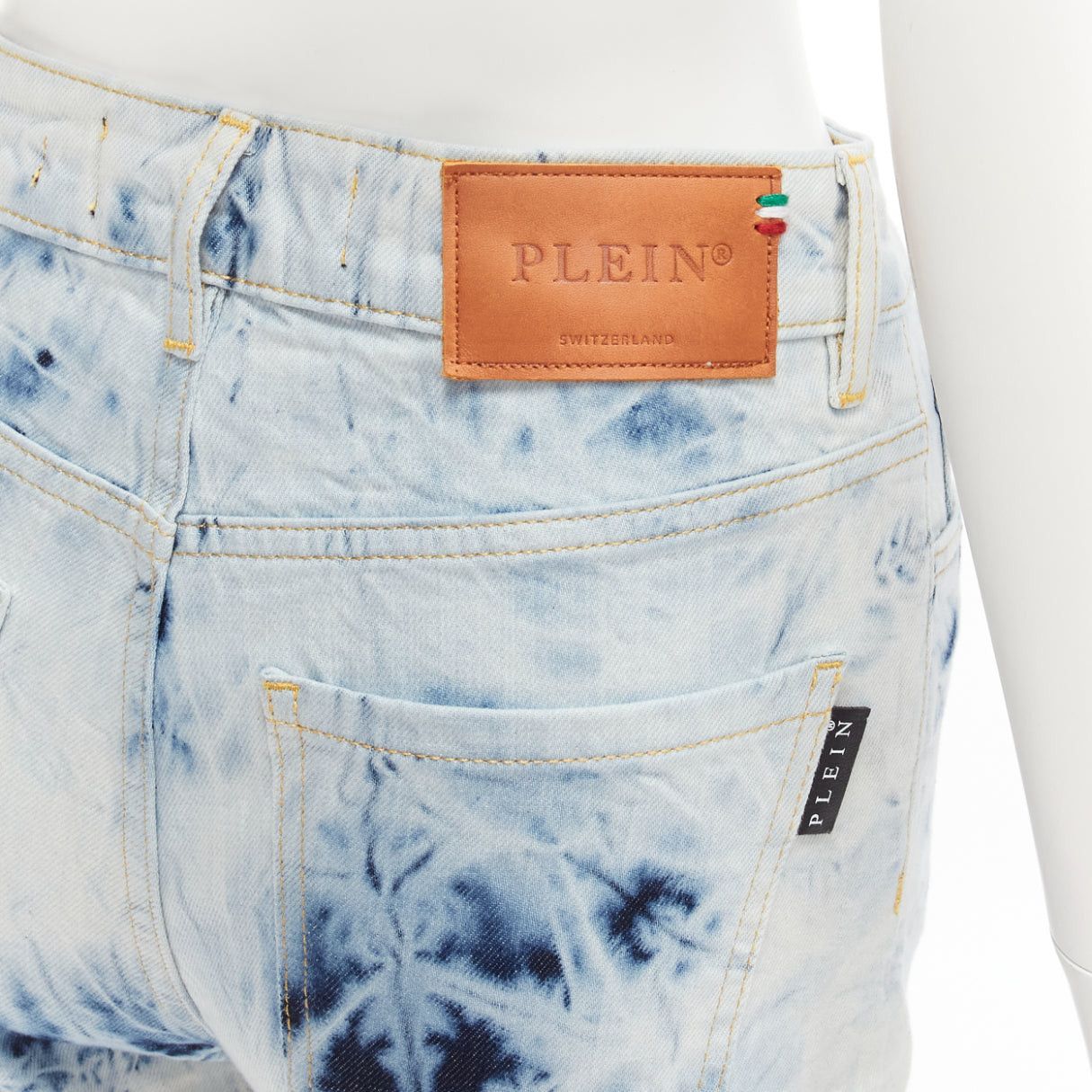 Philipp Plein PHILLIP PLEIN Hot Pants blue acid washed logo tag cuffed shorts 25" Size 26" / US 2 / IT 38 - 2 Thumbnail