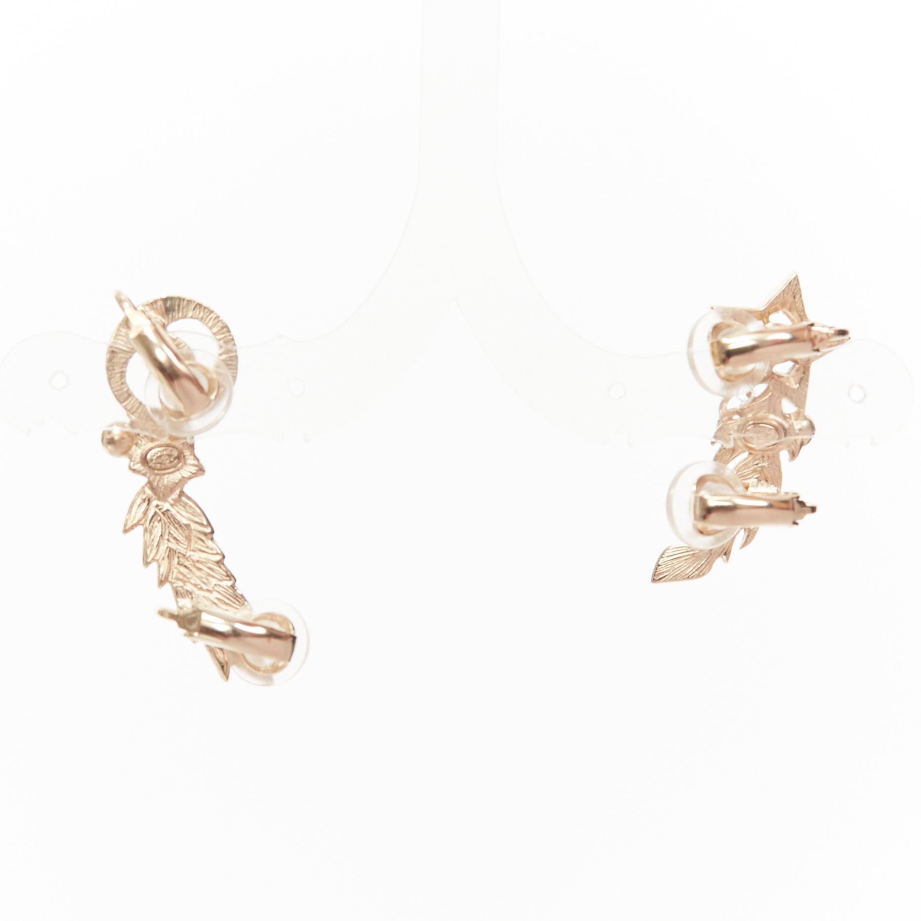 Chanel CHANEL A19 Shootting Star gold CC logo irregular clip on earring cuffs Pair Size ONE SIZE - 3 Thumbnail