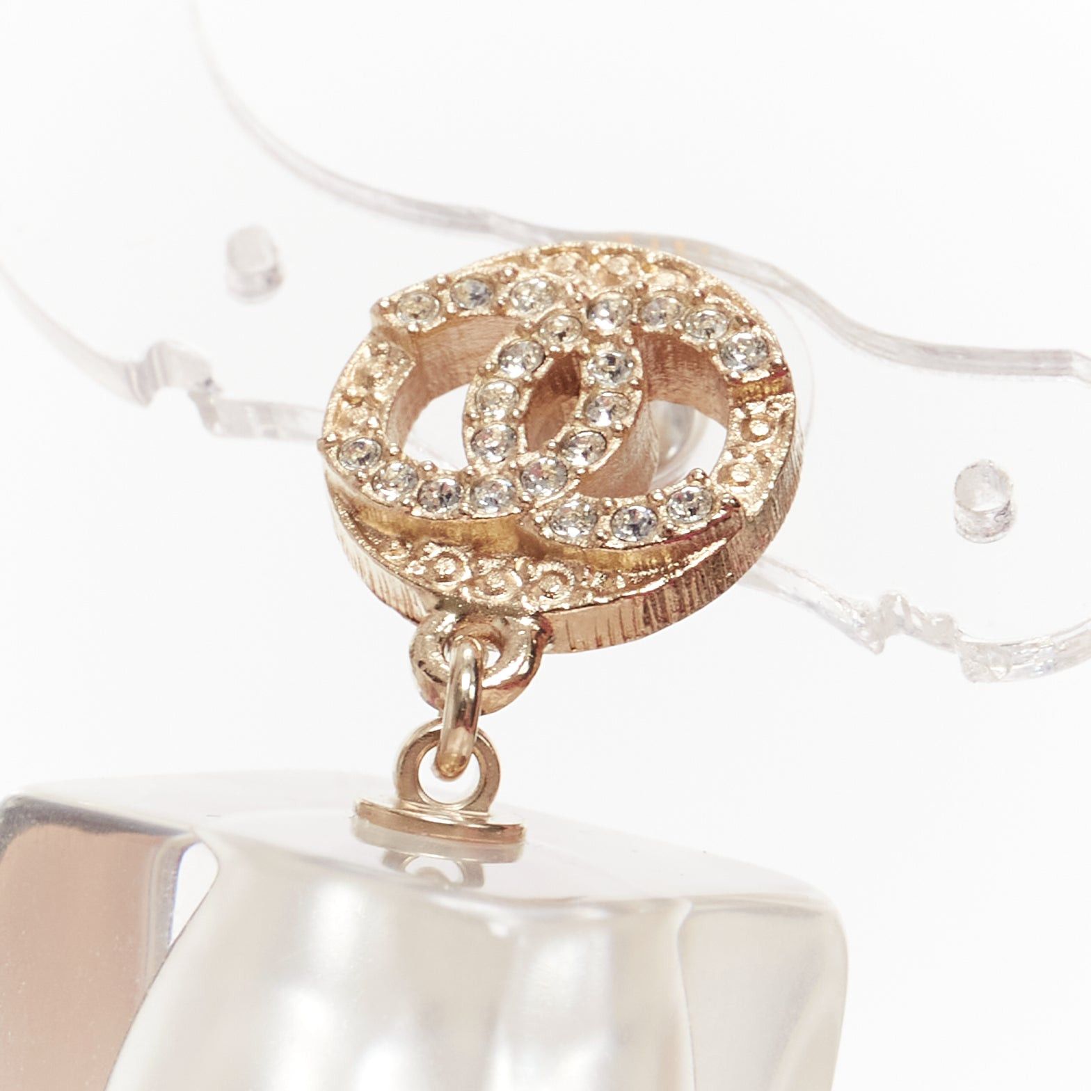 Chanel CHANEL A19K CC crystal clear acrylic encased white pearl pin earrings Pair Size ONE SIZE - 6 Thumbnail