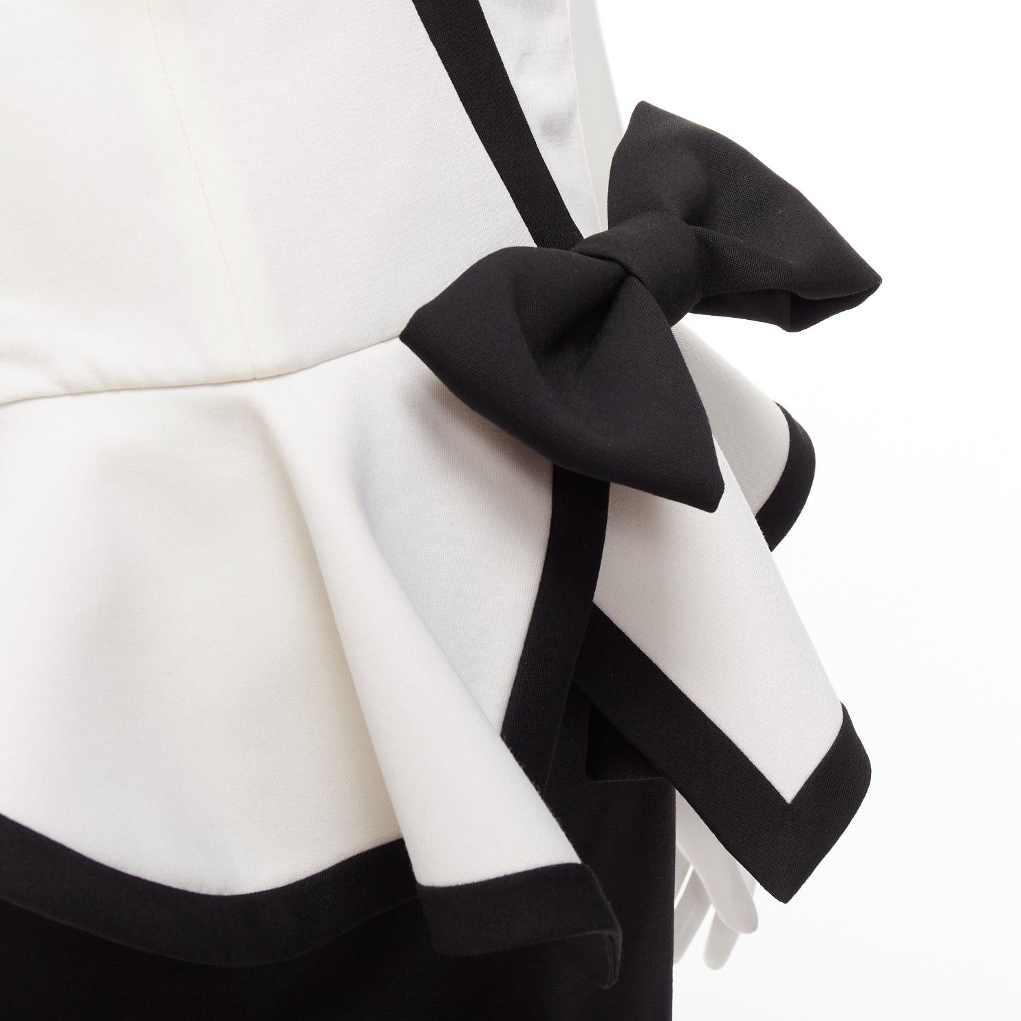 Alessandra Rich ALESSANDRA RICH black white graphic colorblocked peplum cocktail dress IT38 XS Size XS / US 0-2 / IT 36-38 - 2 Thumbnail
