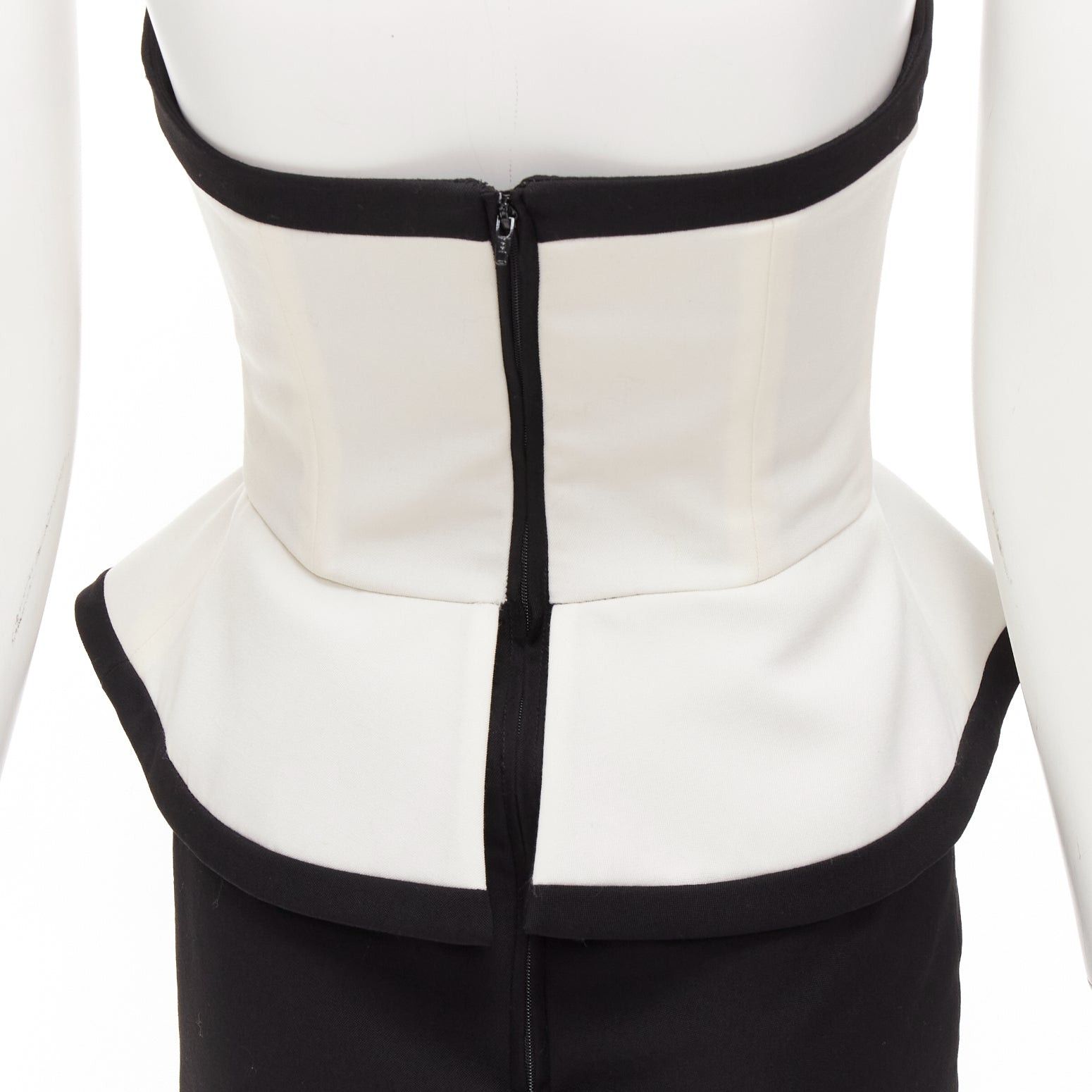 Alessandra Rich ALESSANDRA RICH black white graphic colorblocked peplum cocktail dress IT38 XS Size XS / US 0-2 / IT 36-38 - 7 Thumbnail