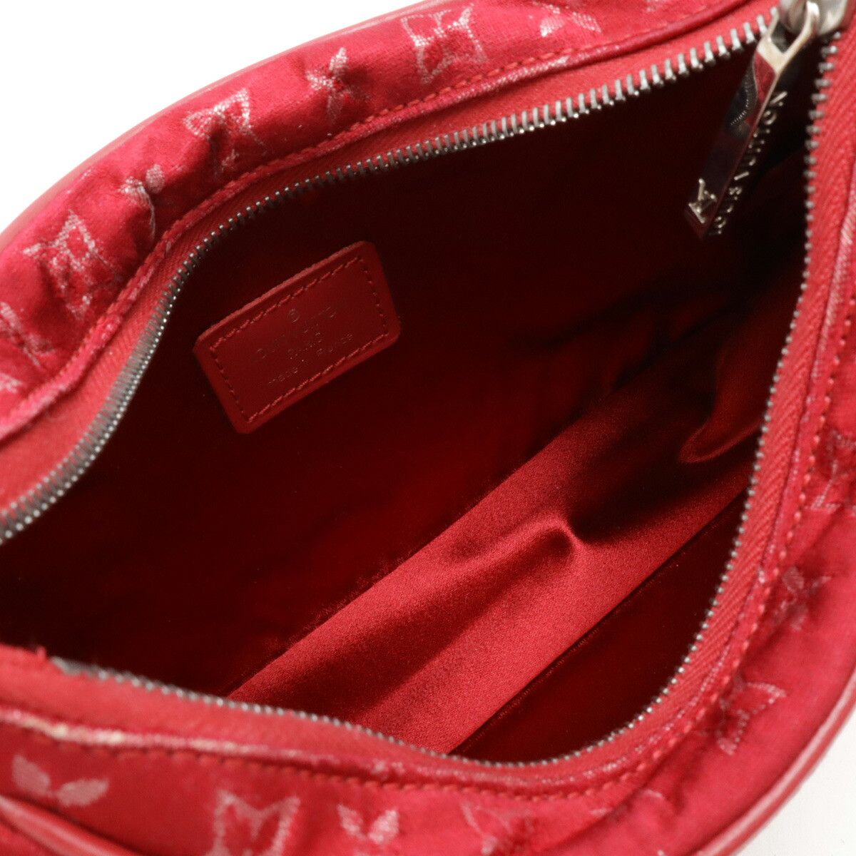 Louis Vuitton Louis Vuitton Louis Vuitton Monogram Satin Little Boulogne Pouch M92351 Canvas Handbag M92351 DUTY FREE for USA Size ONE SIZE - 6 Thumbnail