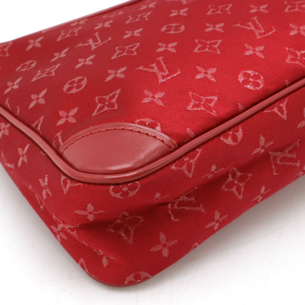 Louis Vuitton Louis Vuitton Louis Vuitton Monogram Satin Little Boulogne Pouch M92351 Canvas Handbag M92351 DUTY FREE for USA Size ONE SIZE - 3 Thumbnail