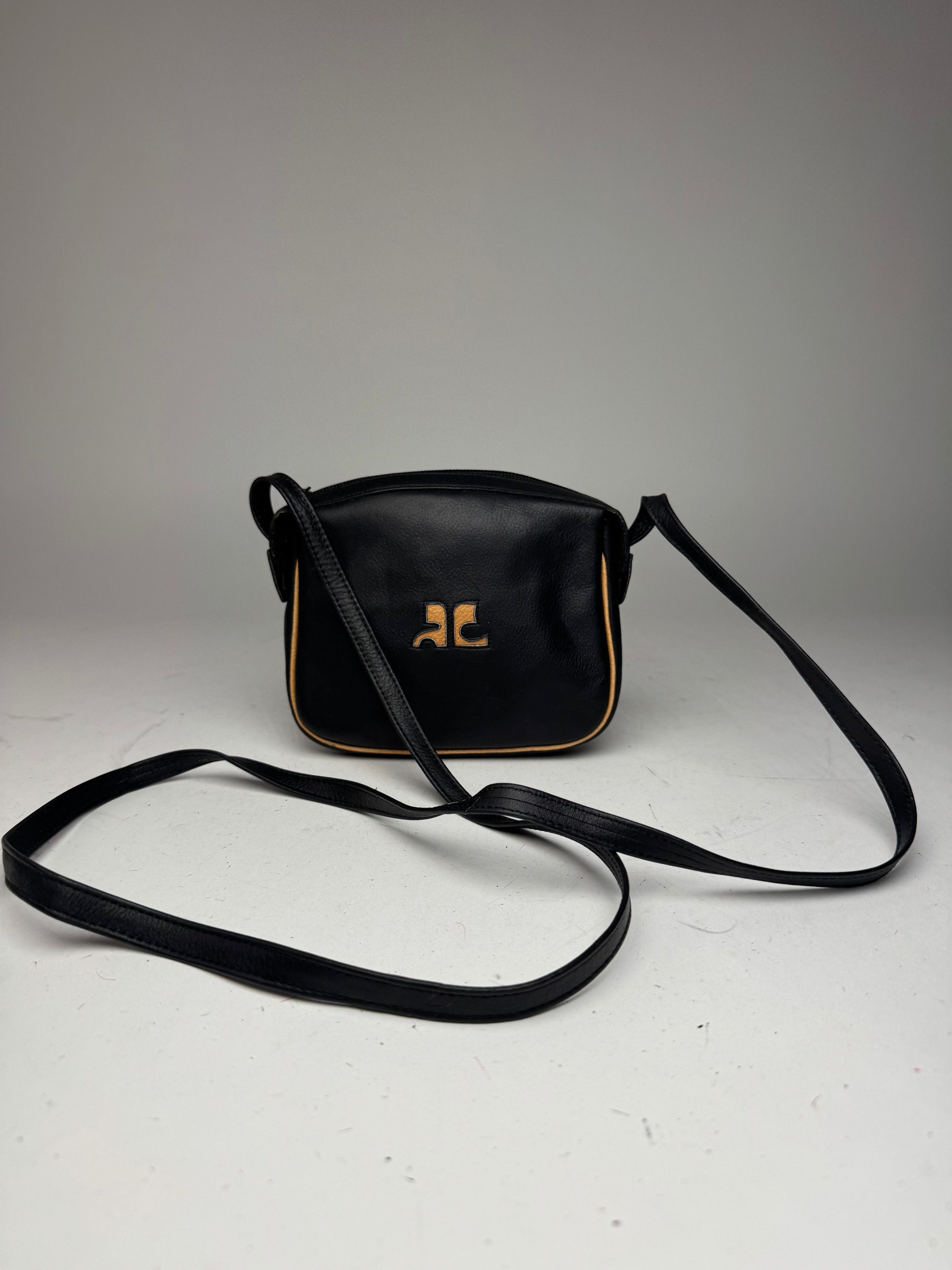 Courreges Vintage Leather Crossbody Bag black Size ONE SIZE - 15 Thumbnail