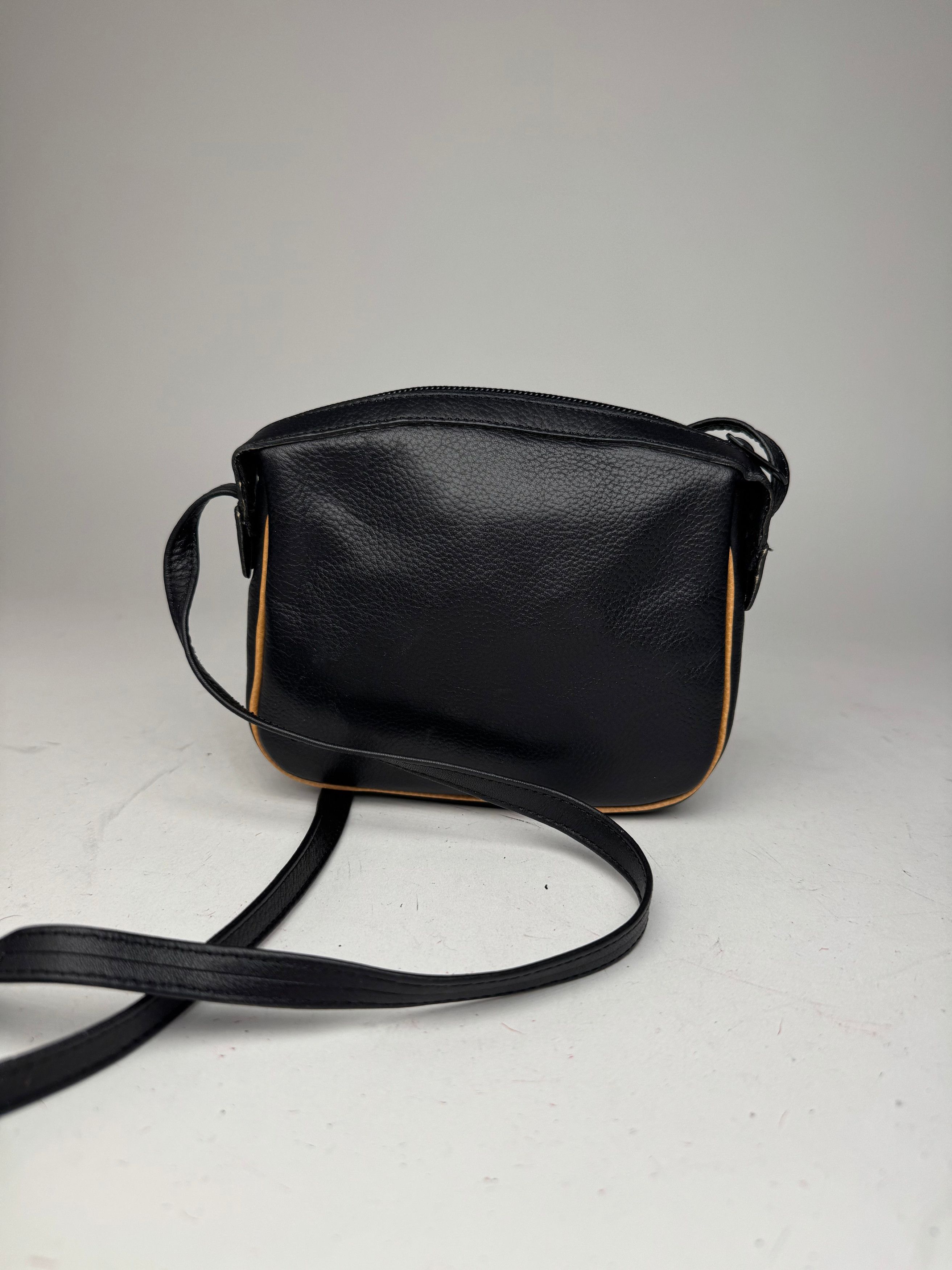 Courreges Vintage Leather Crossbody Bag black Size ONE SIZE - 5 Thumbnail